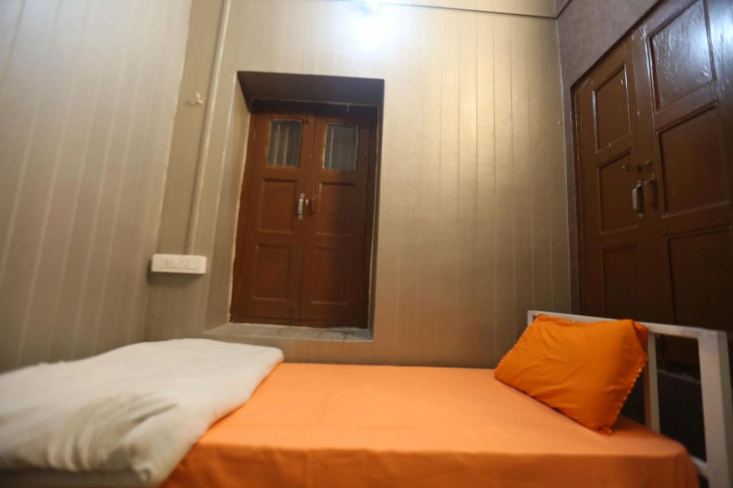 Bed in Vedic Dham Ganga