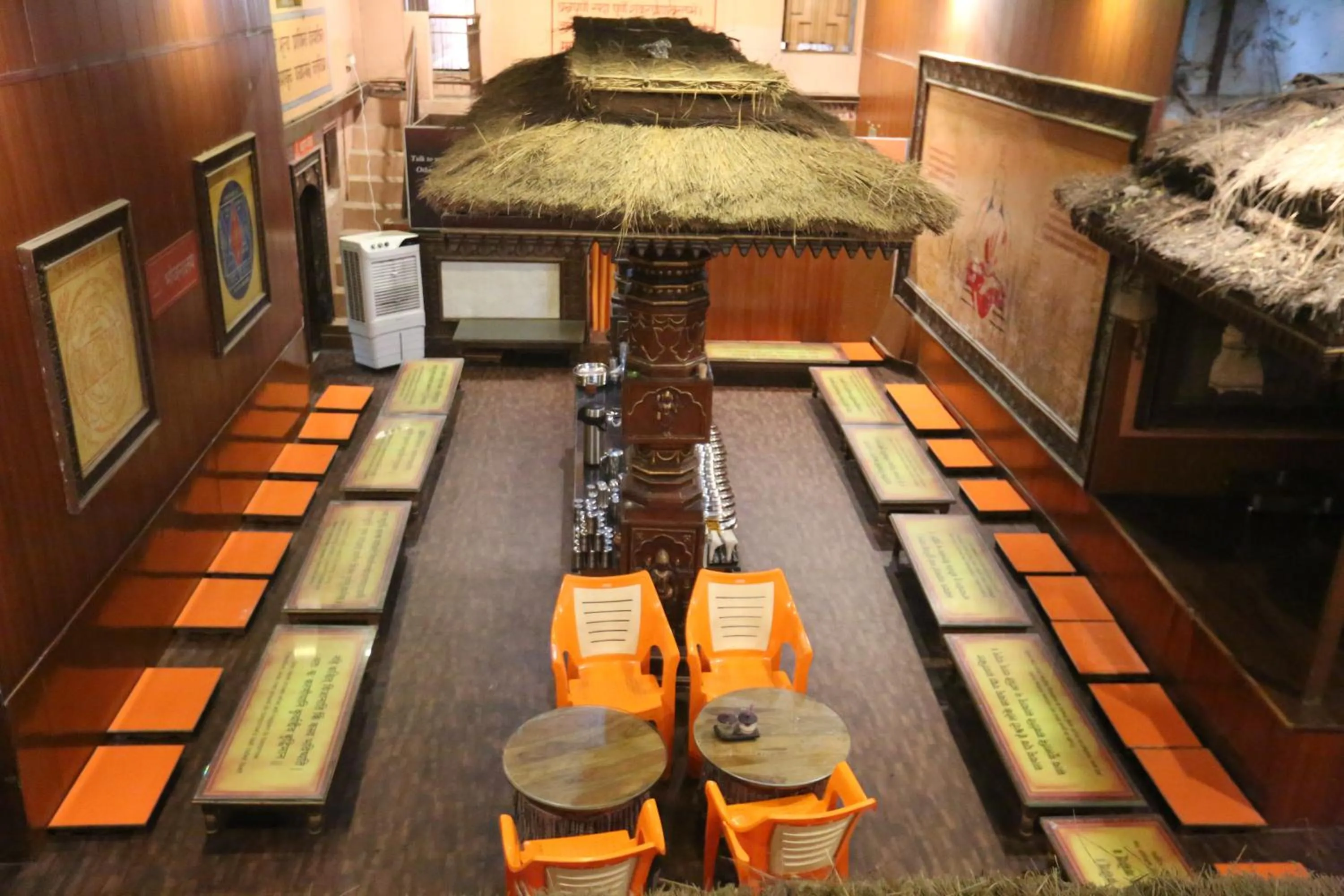 Restaurant/places to eat, Bed in Vedic Dham Ganga