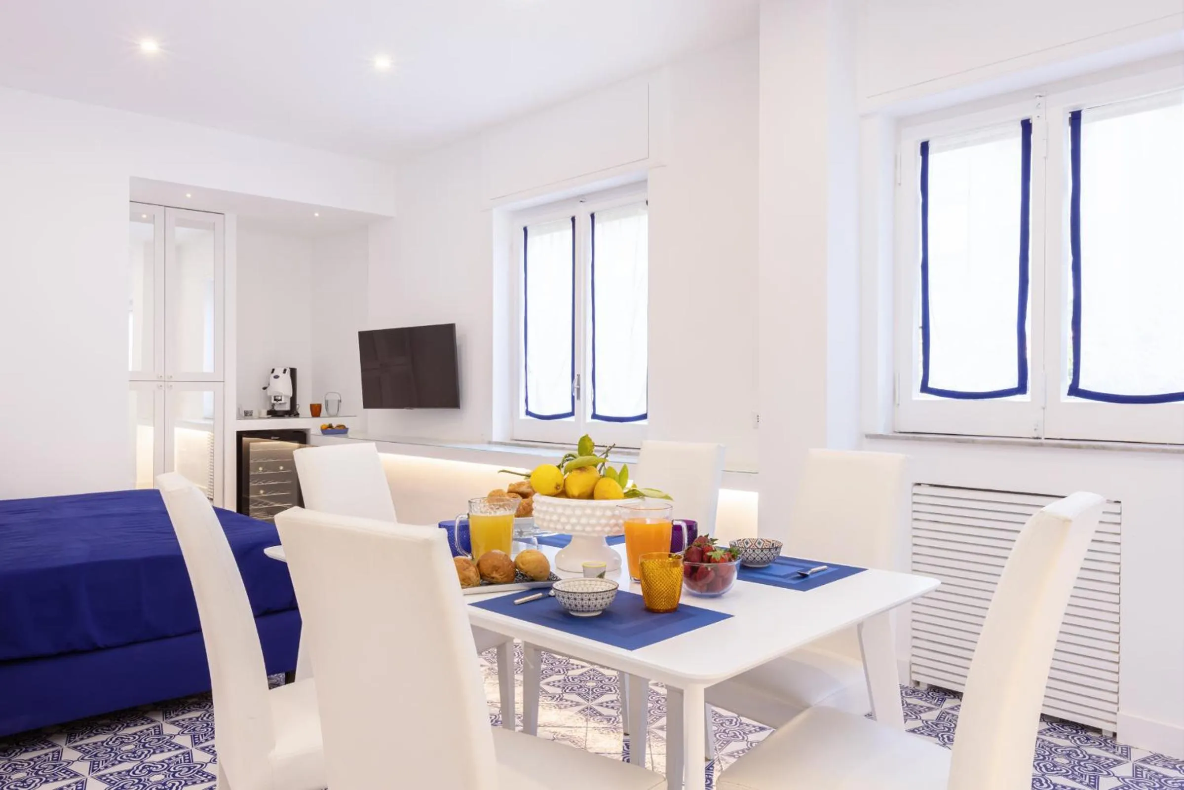 Dining area in Blue Splendor Sorrento Apartment