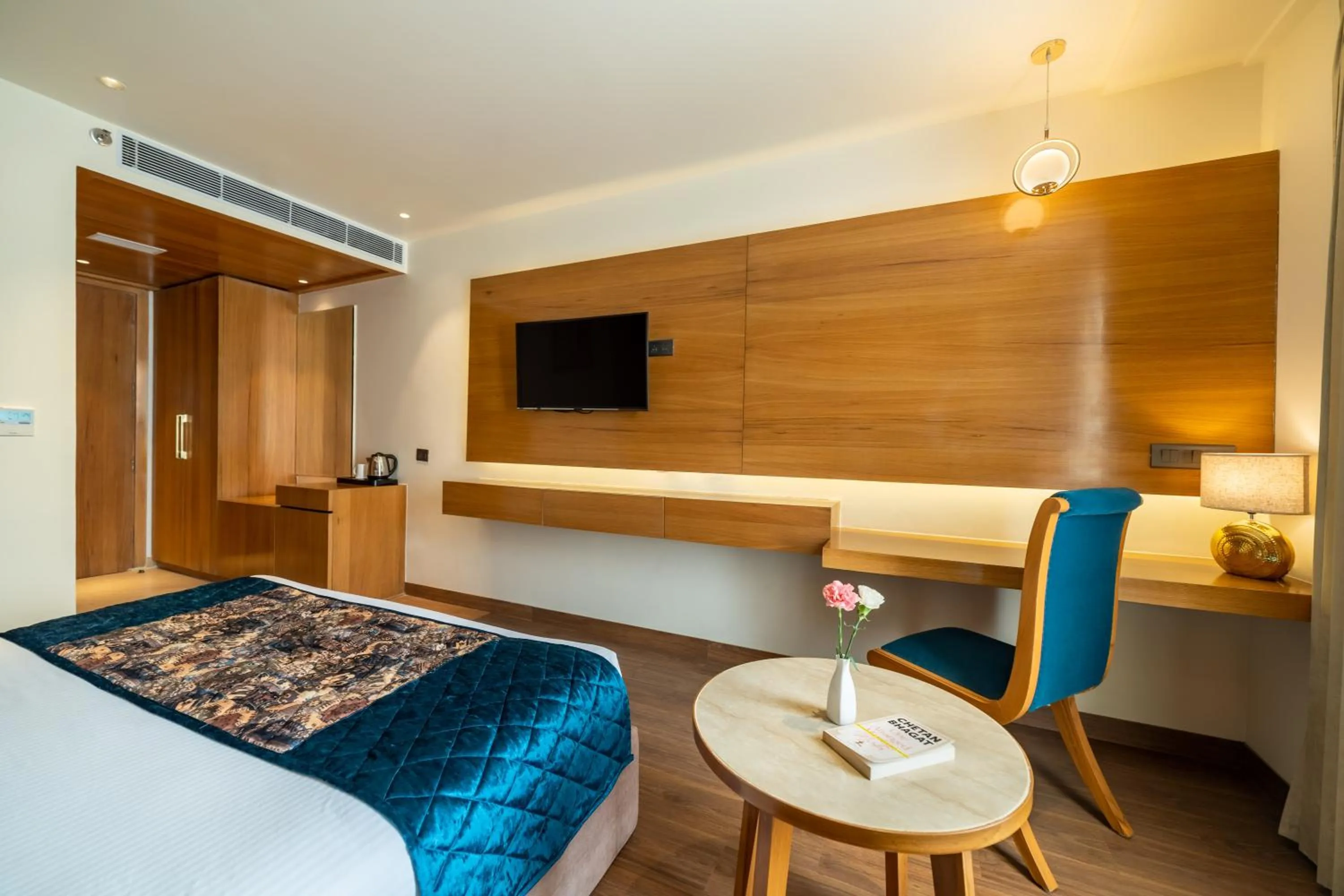 TV and multimedia, Bed in Country Inn Hall of Heritage, Amritsar