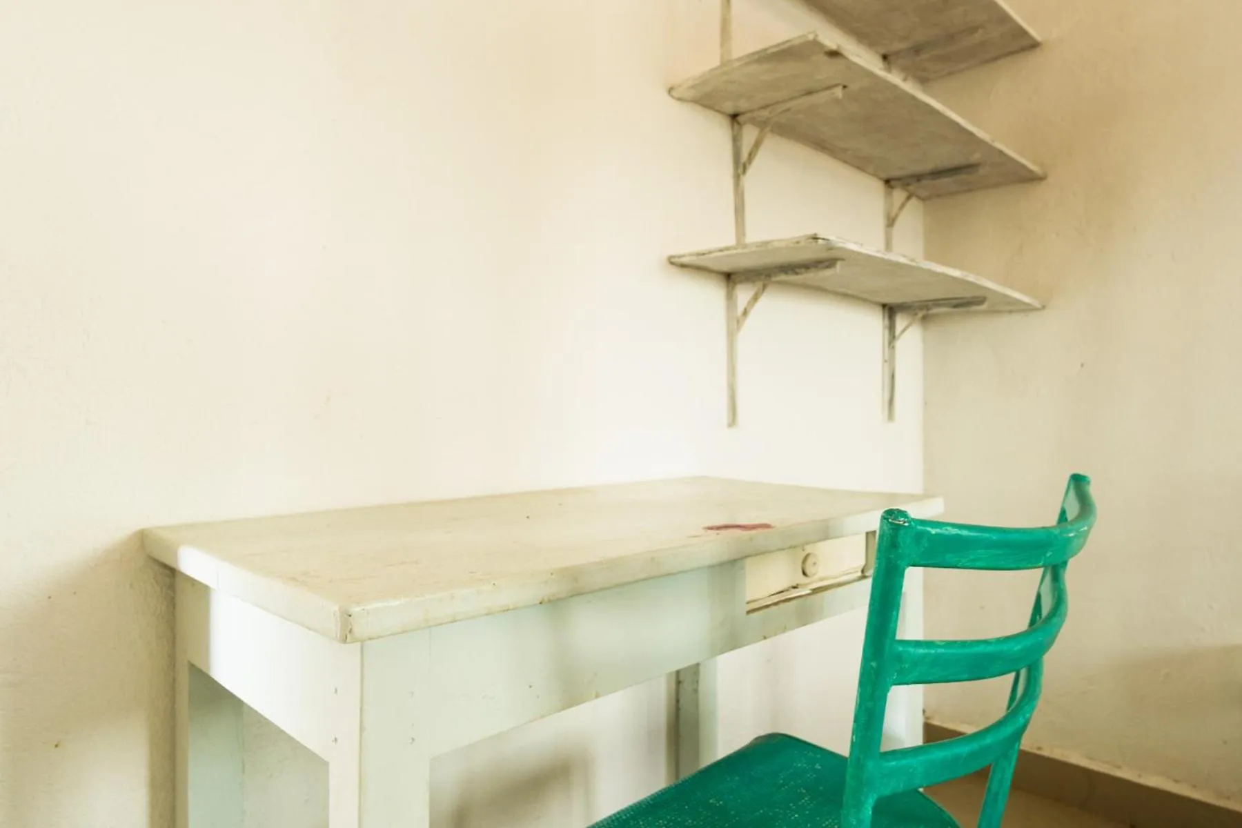 hair dresser in Tranquilo Arambol