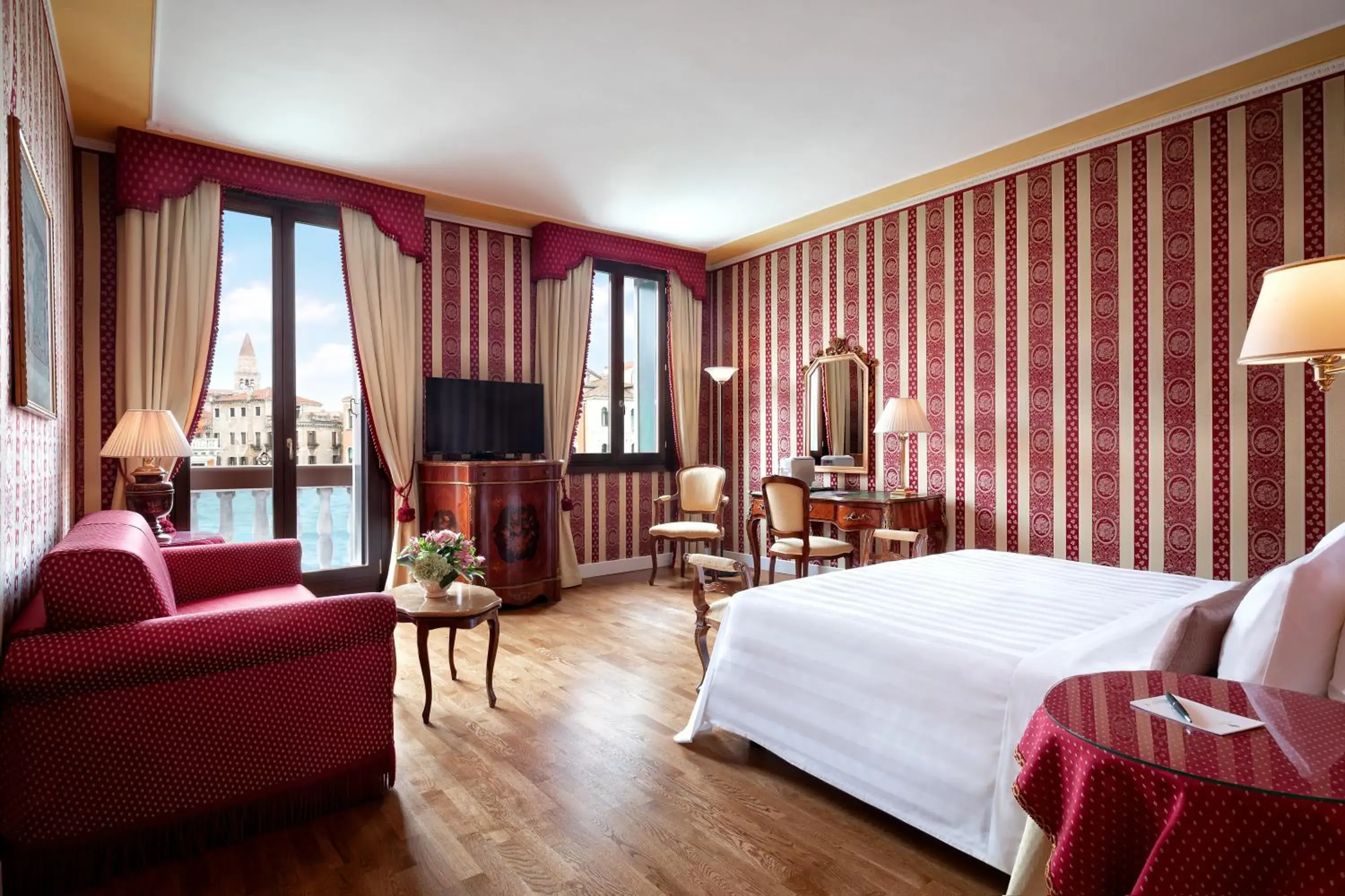Exclusive Junior Suite Grand Canal View in Sina Palazzo Sant'Angelo Exclusive Junior Suite Grand Canal View in Sina Palazzo Sant'Angelo