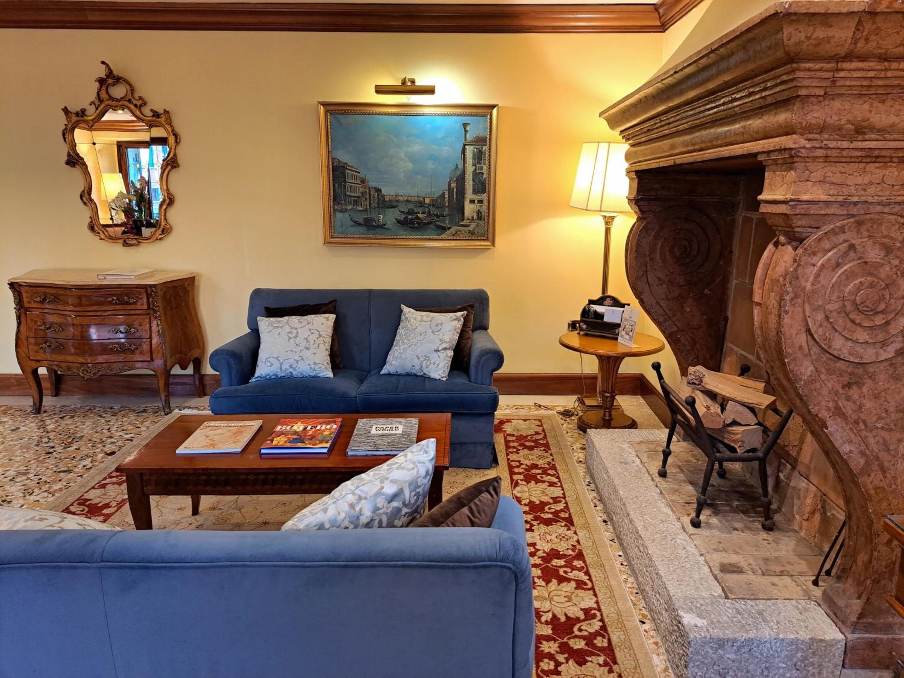 Living room in Sina Palazzo Sant'Angelo