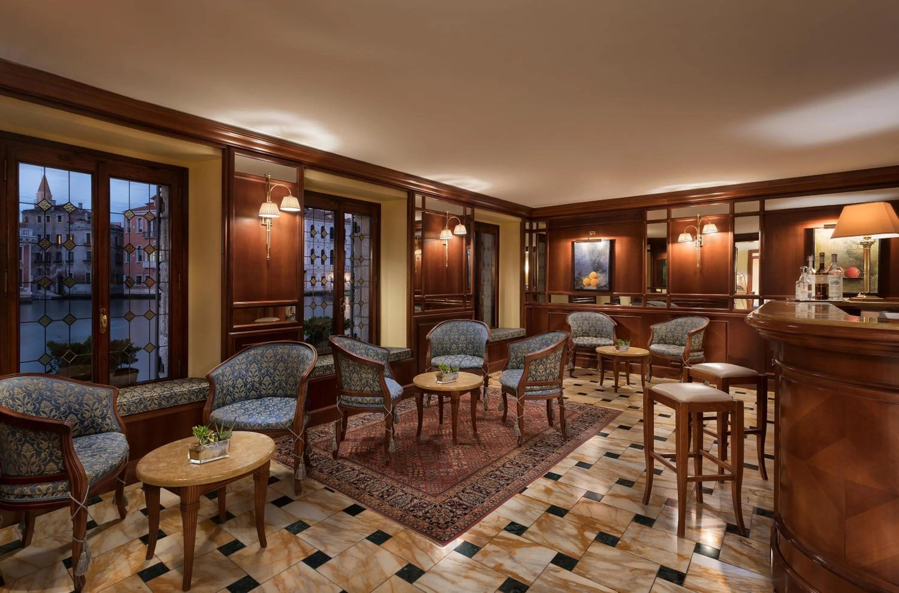 Lounge or bar in Sina Palazzo Sant'Angelo