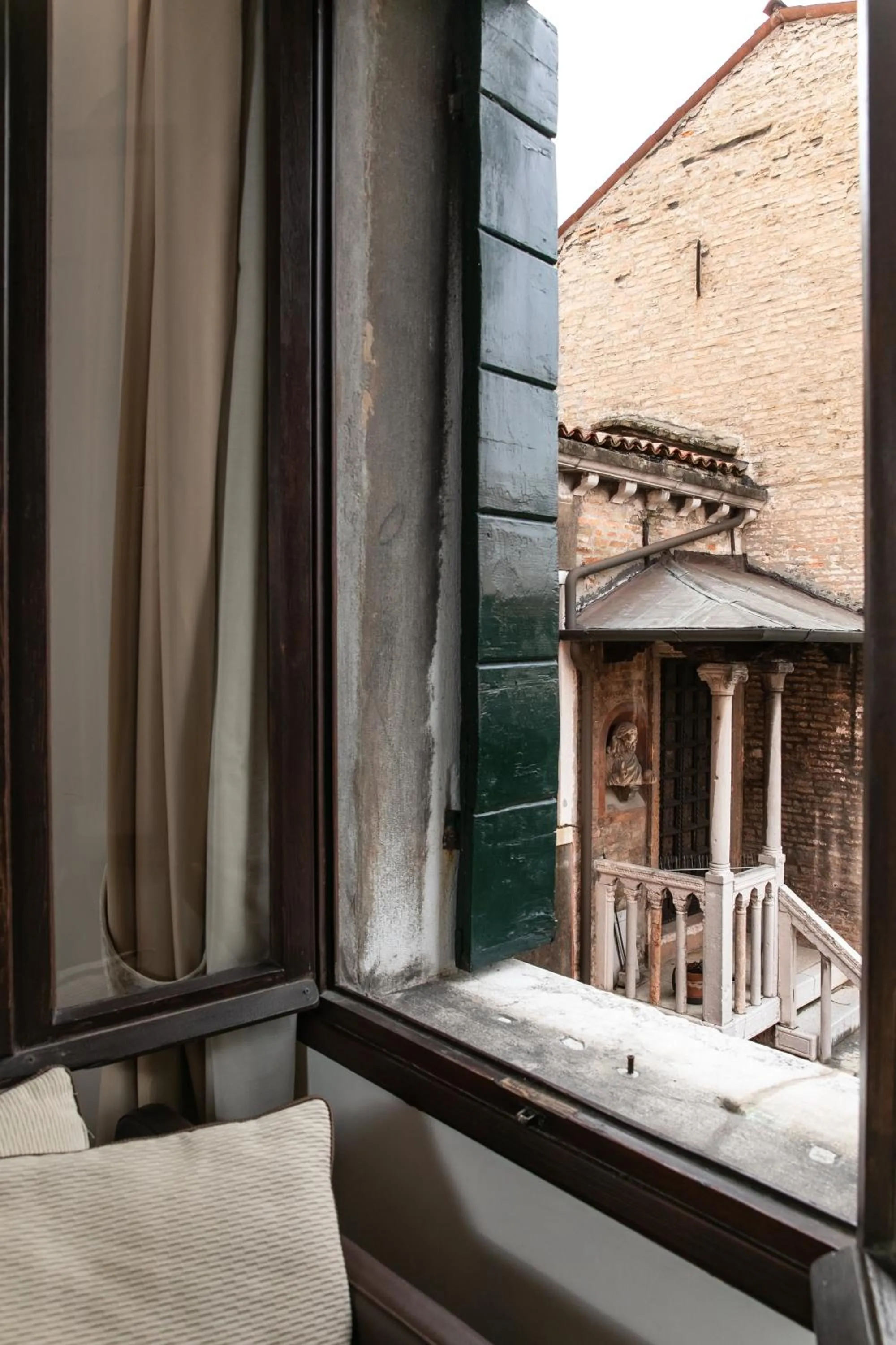 Decorative detail in Ca' Vendramin Zago