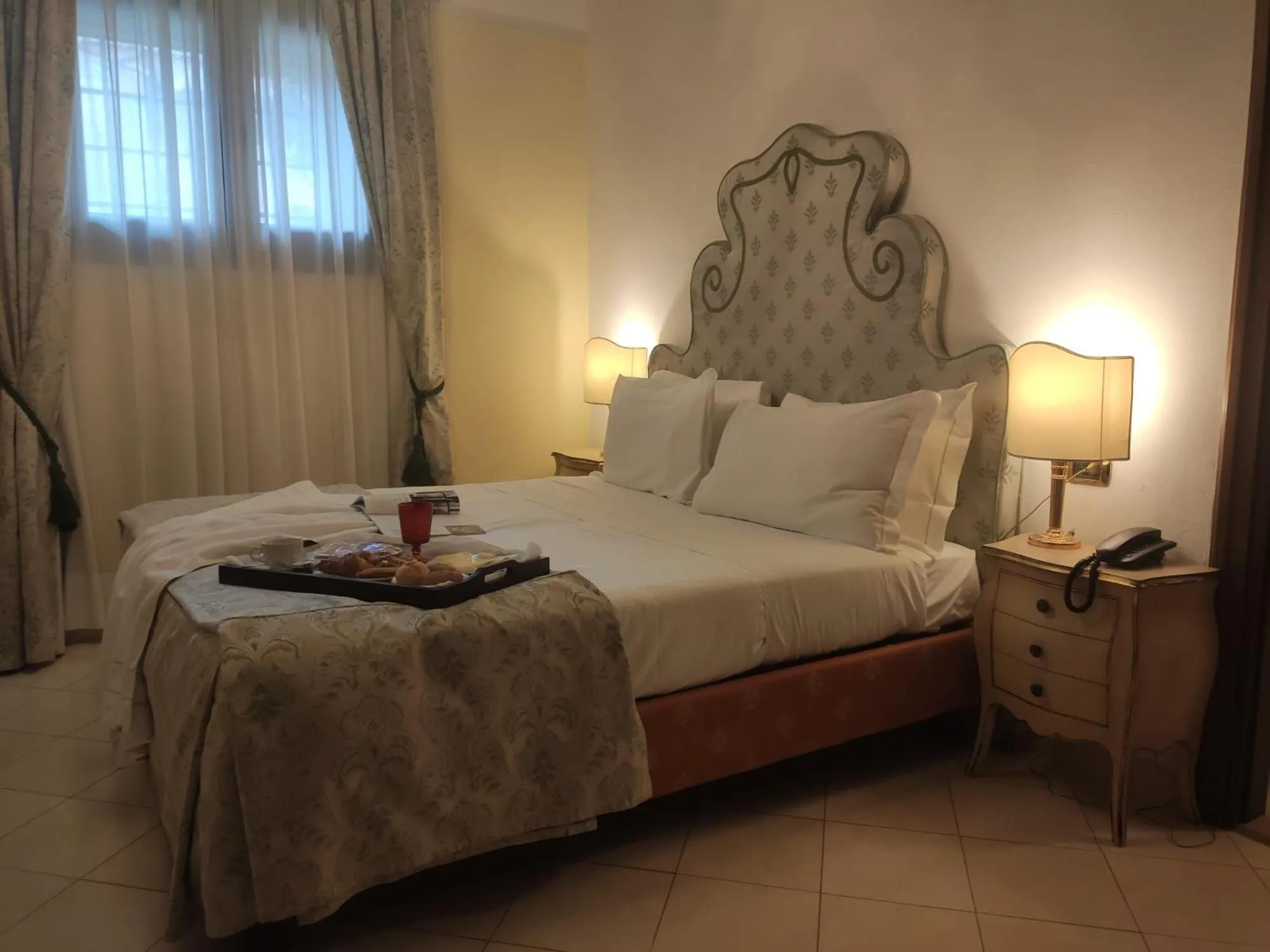 Bedroom, Bed in Ca' Vendramin Zago