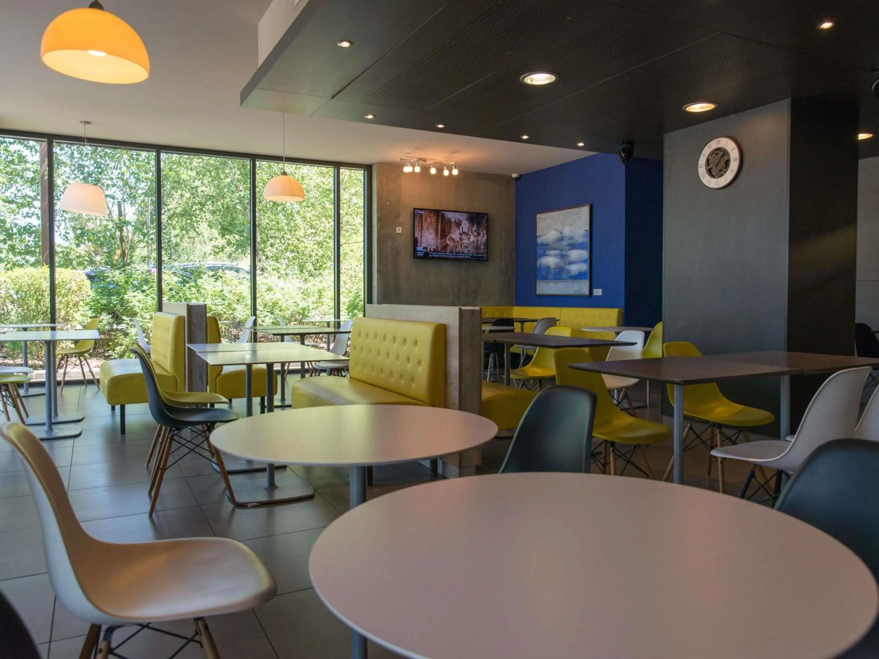 Property building in Ibis Budget Archamps Porte de Genève