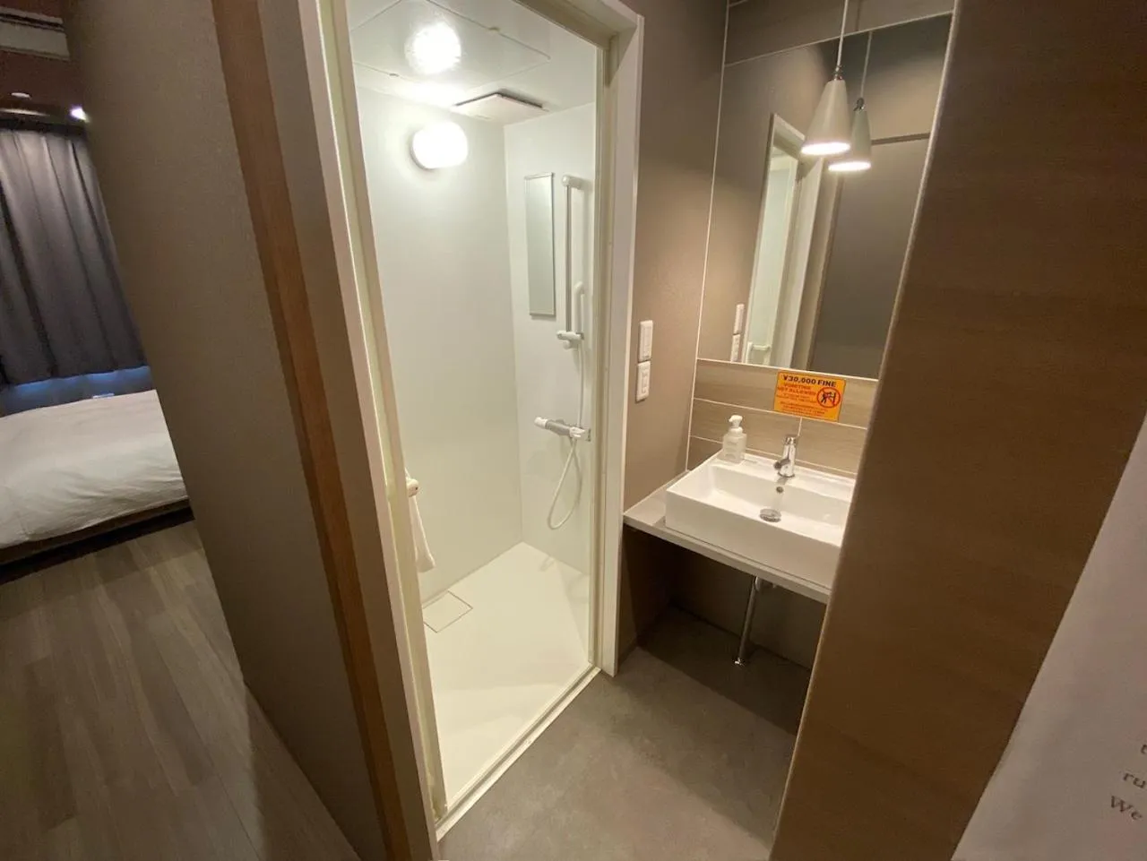 Shower, Bed in WISE OWL HOSTELS SAPPORO