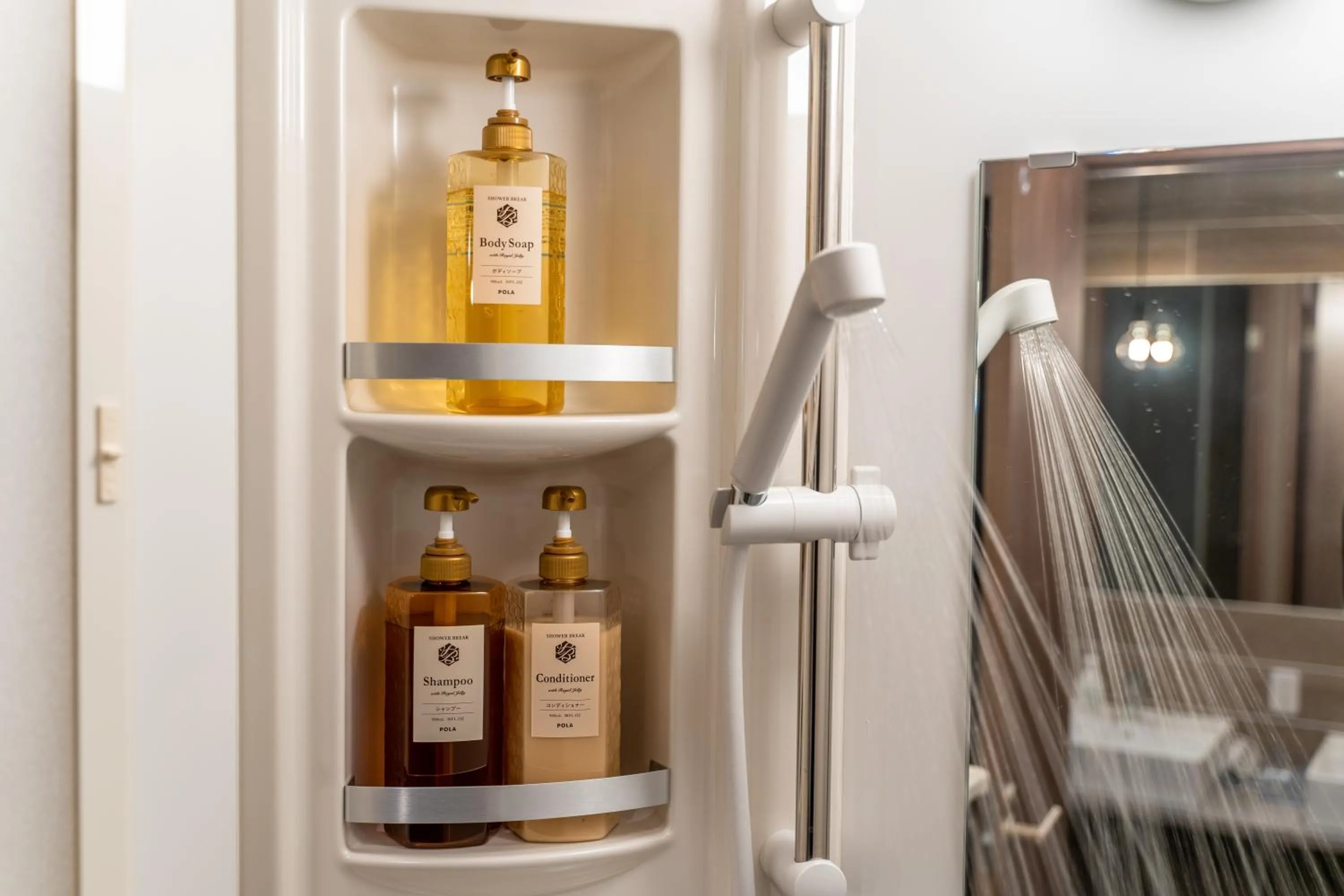 Shower in WISE OWL HOSTELS SAPPORO