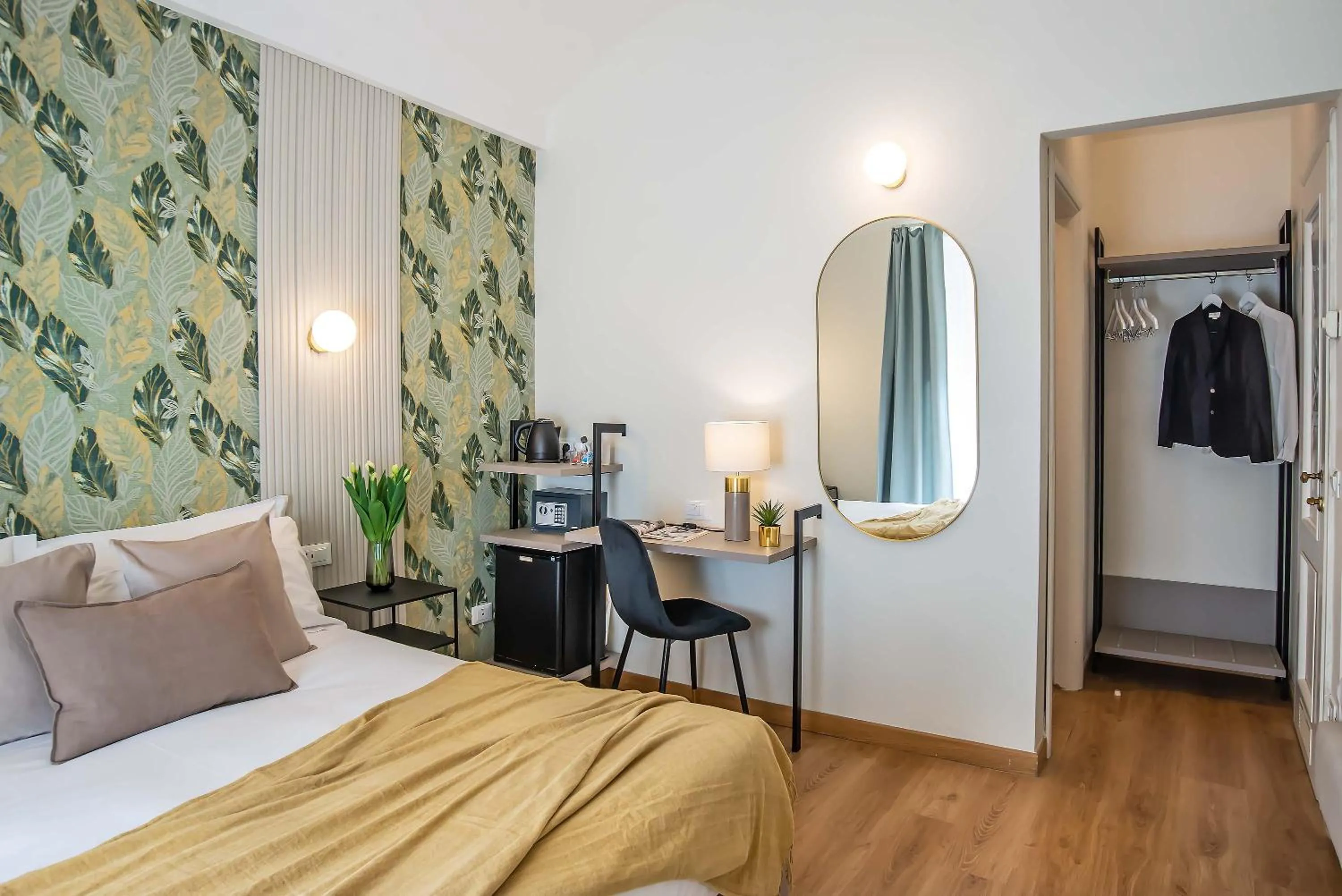 hair dresser, Bed in 94Rooms Vatican Guest House- Scipioni