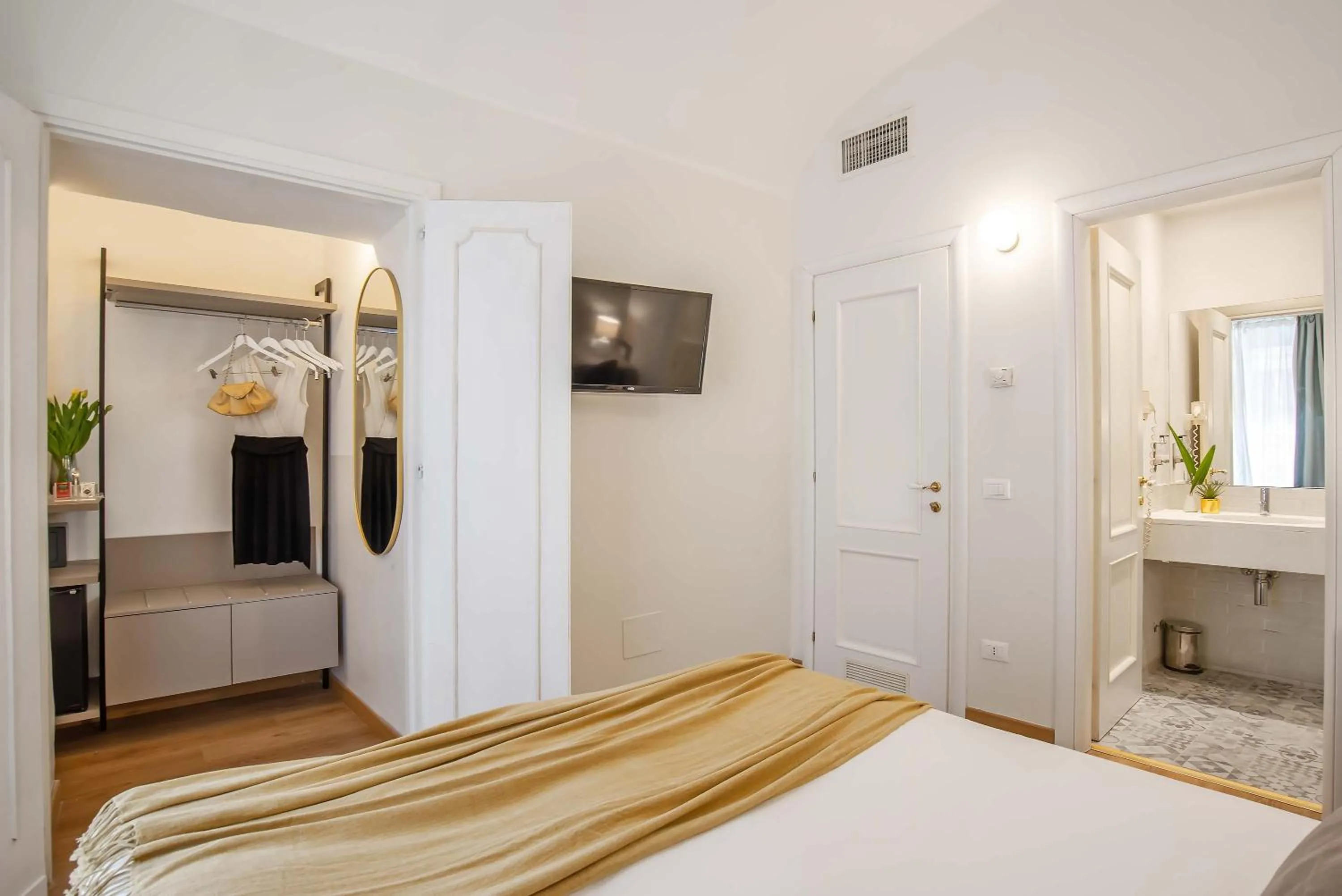 Bedroom, Bed in 94Rooms Vatican Guest House- Scipioni