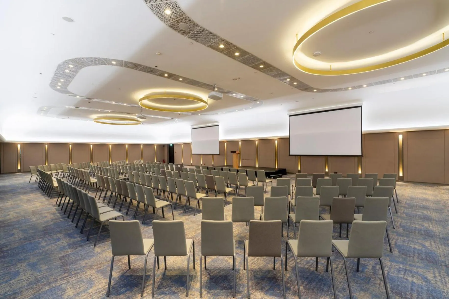 Meeting/conference room in Crowne Plaza Belgrade by IHG