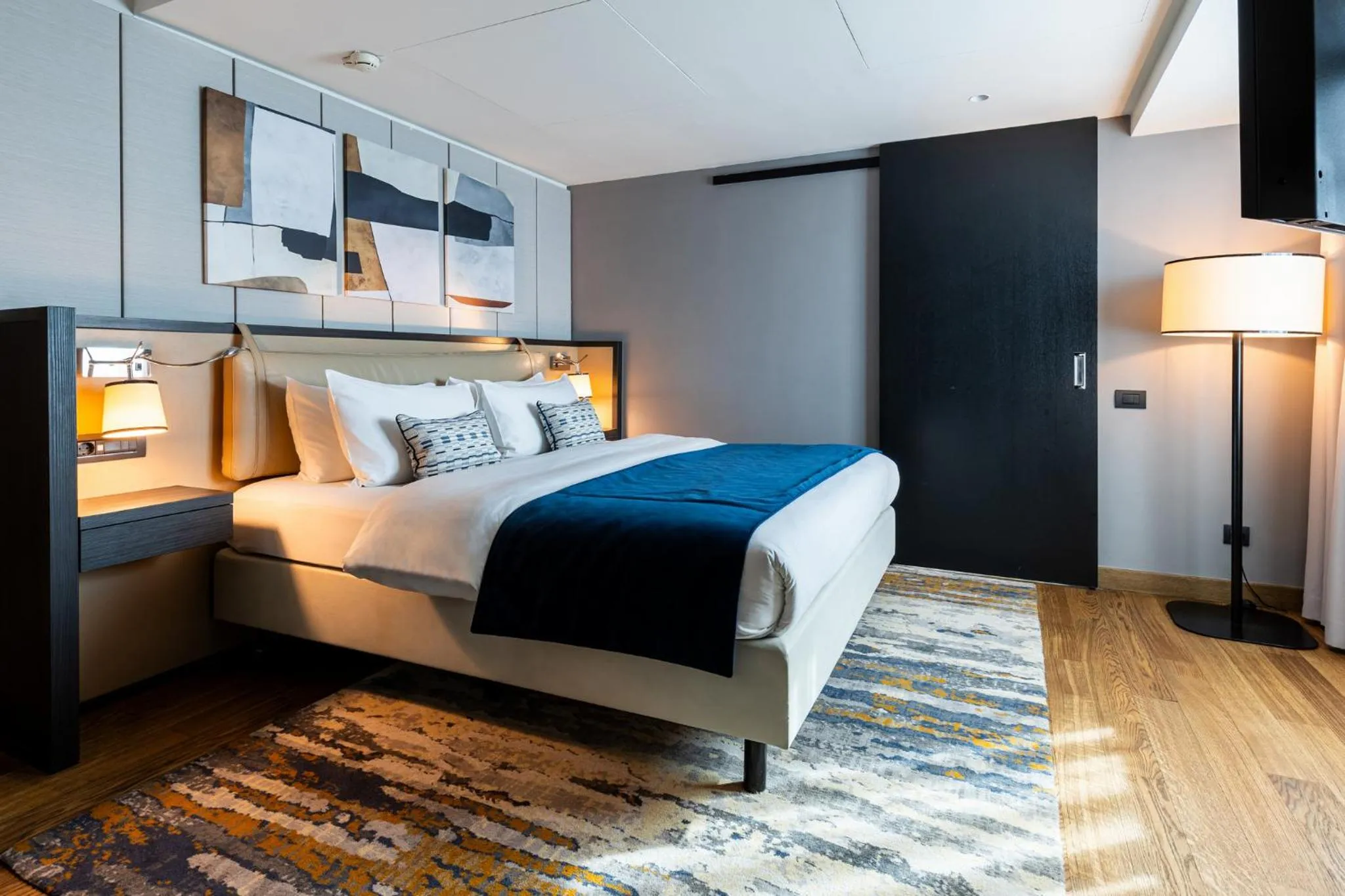 Bedroom, Bed in Crowne Plaza Belgrade by IHG