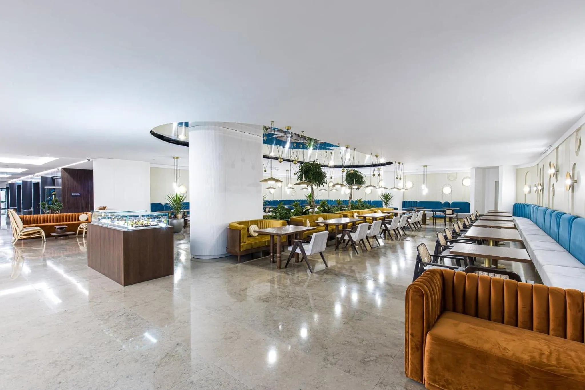 Lounge or bar in Crowne Plaza Belgrade by IHG