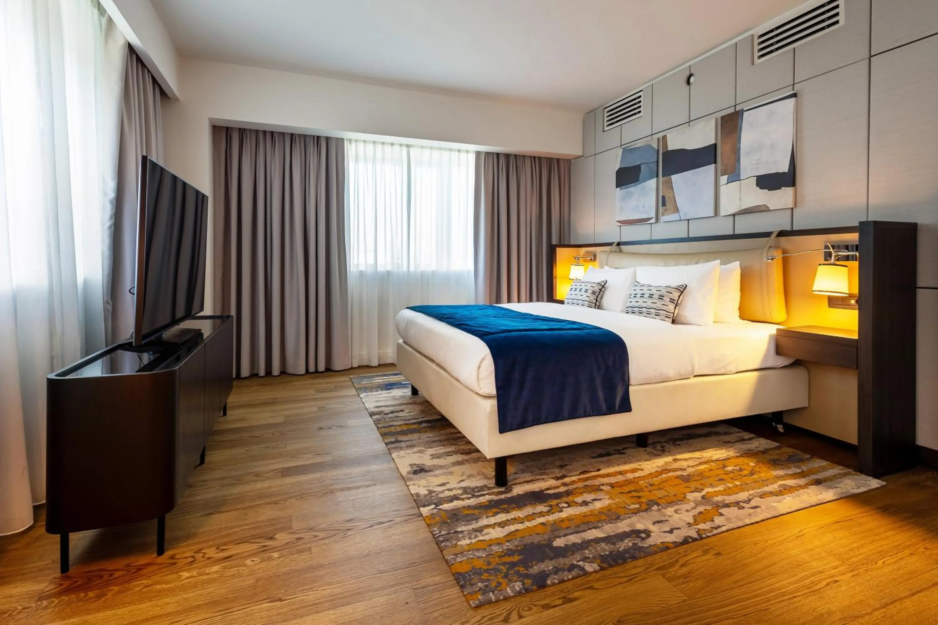 Bedroom, Bed in Crowne Plaza Belgrade by IHG