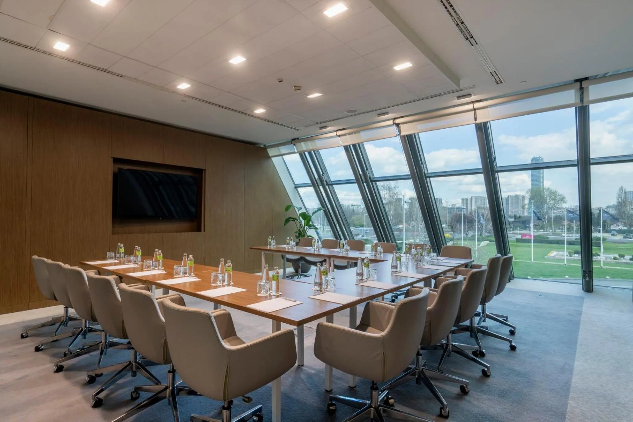 Meeting/conference room in Crowne Plaza Belgrade by IHG