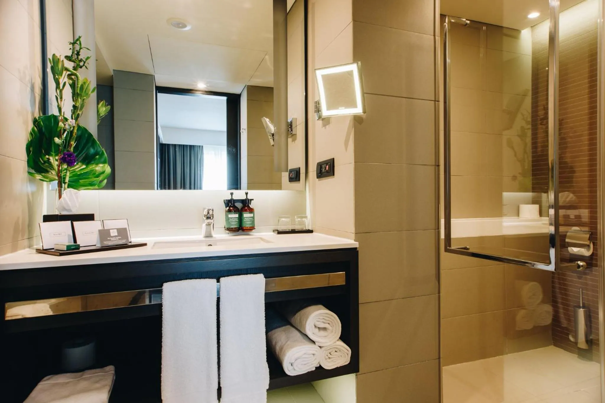 Photo of the whole room in Crowne Plaza Belgrade by IHG