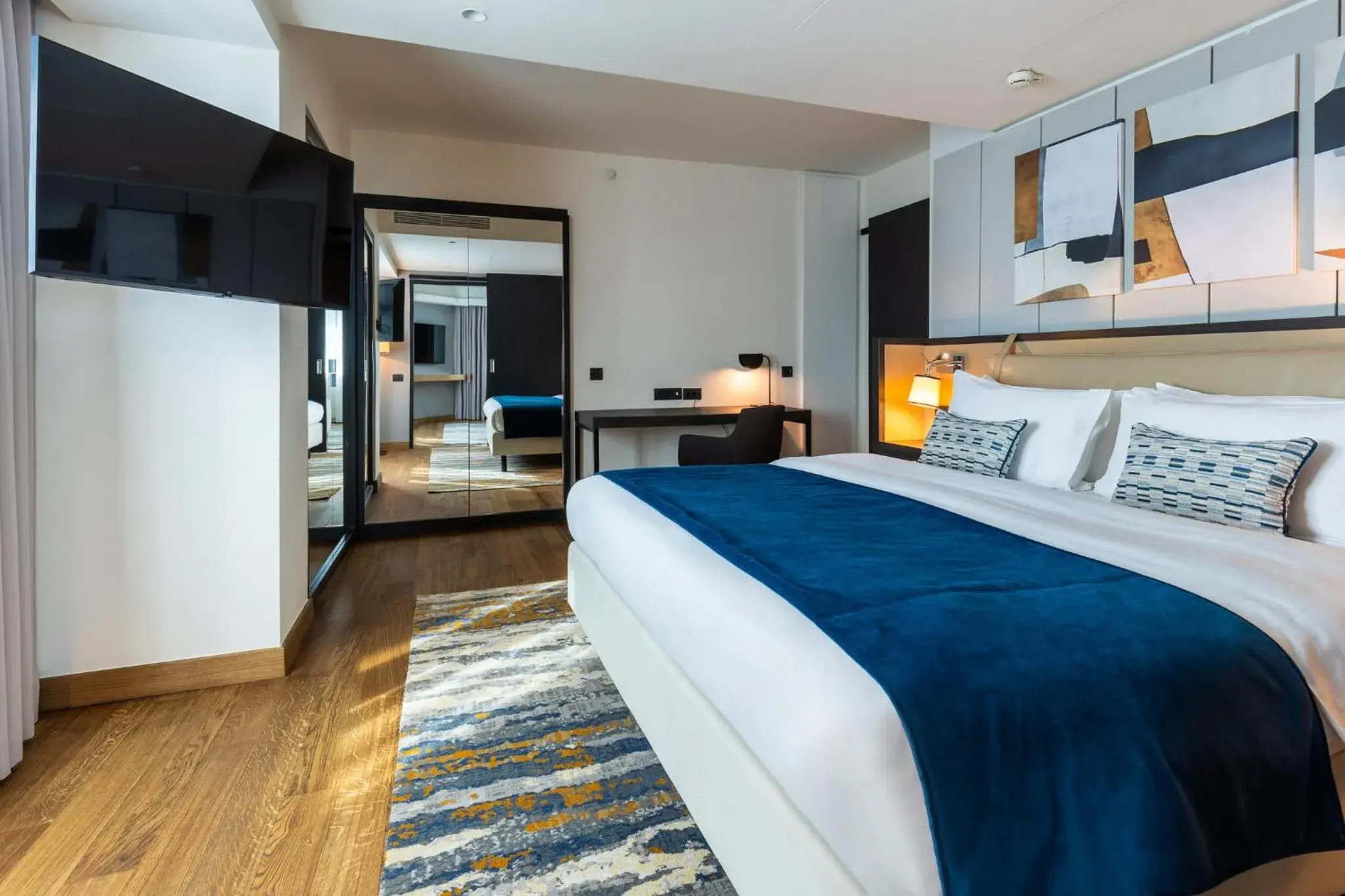 Suite with City View in Crowne Plaza Belgrade by IHG Suite with City View in Crowne Plaza Belgrade by IHG