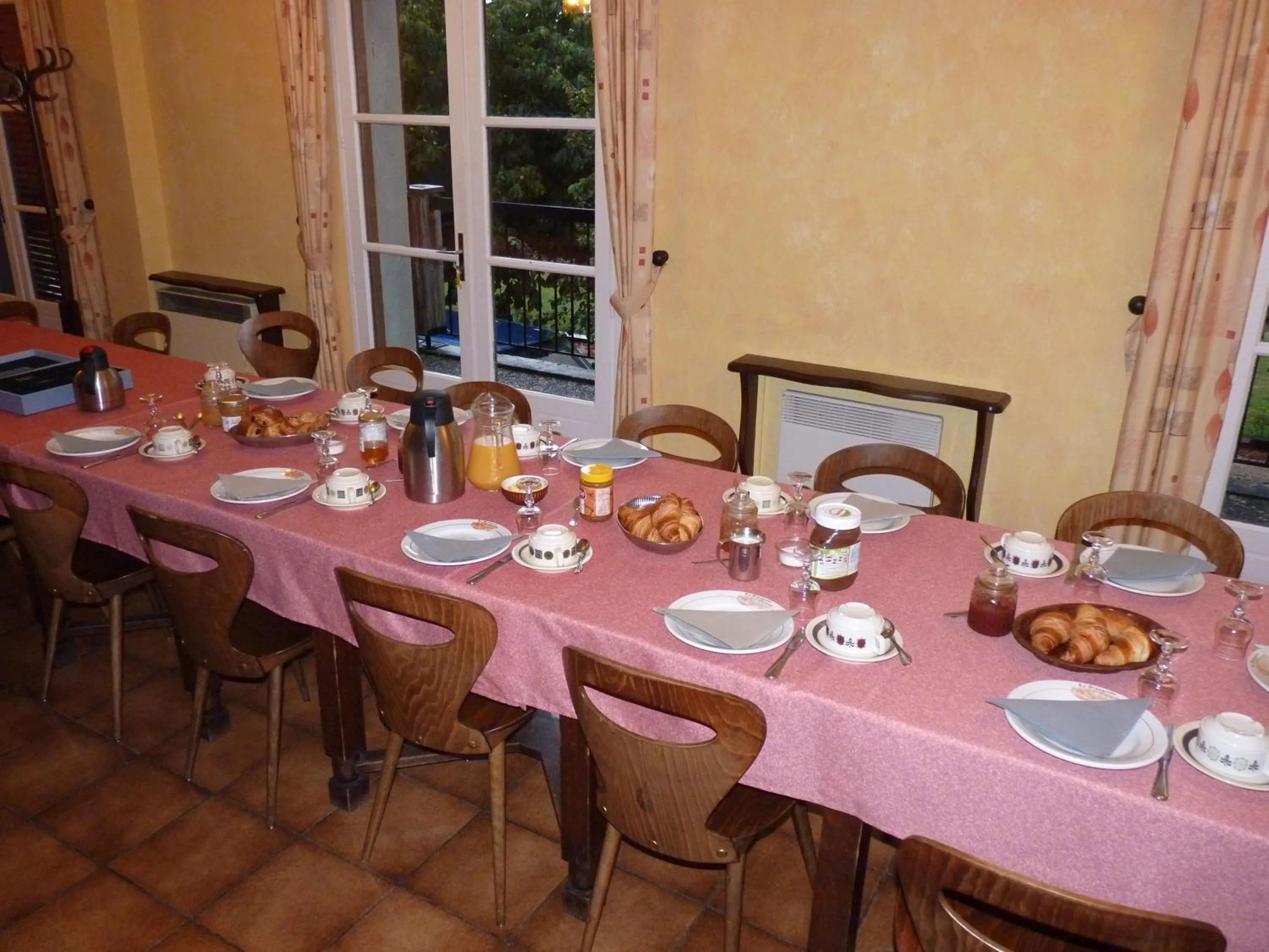 Breakfast in Chambres d'hôtes - Domaine de la Grangeotte
