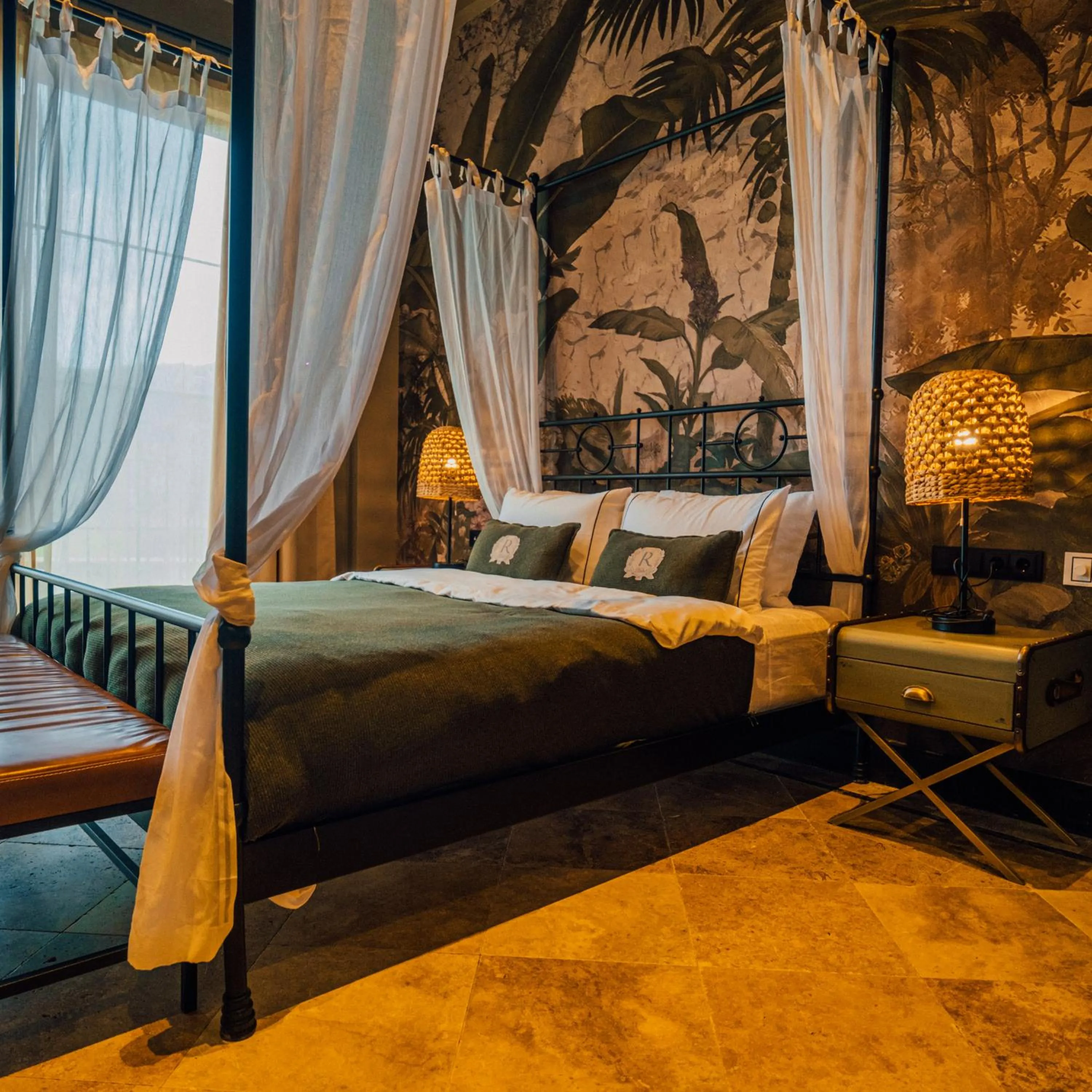 Photo of the whole room in The Remote Hotel