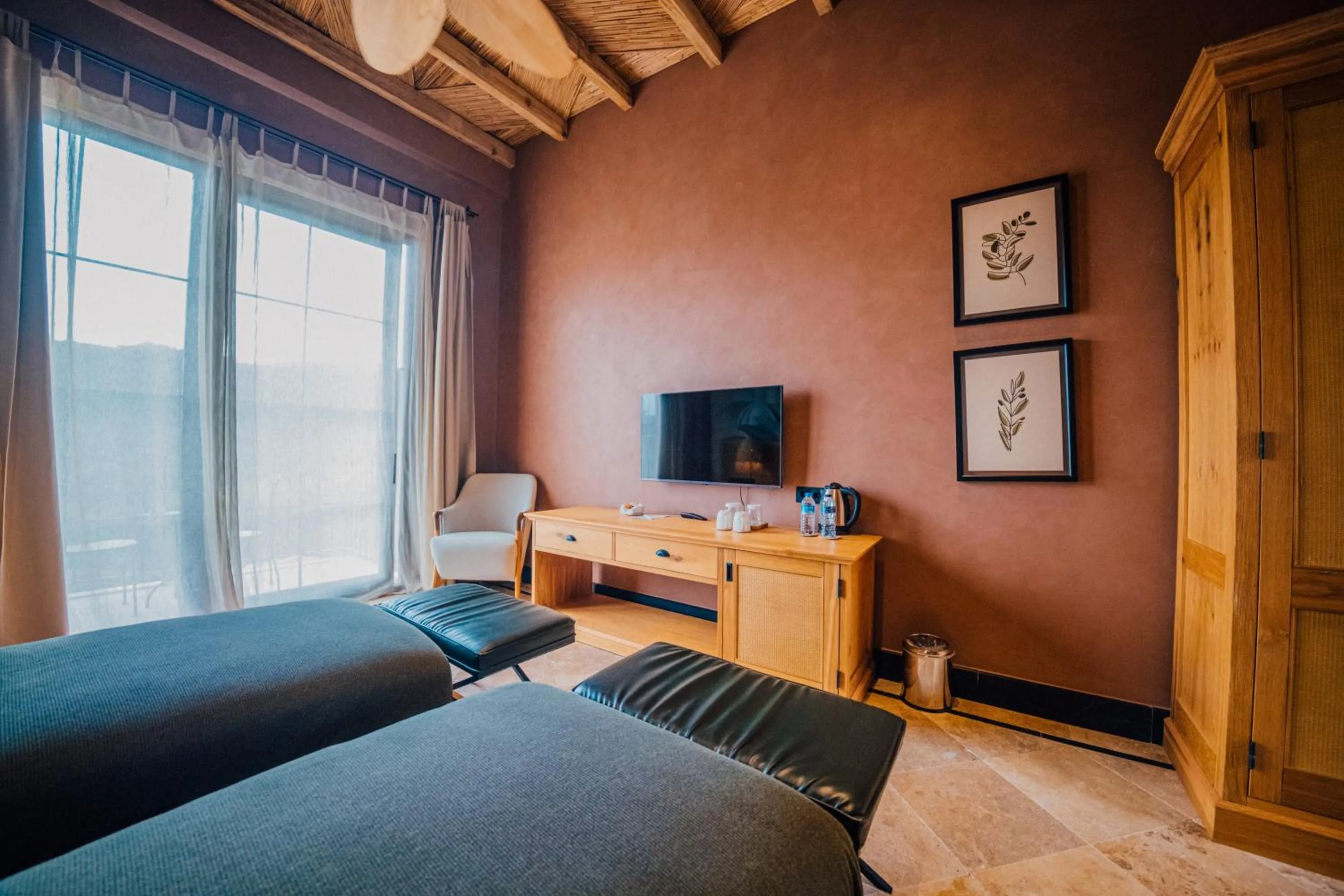 Bed in The Remote Hotel