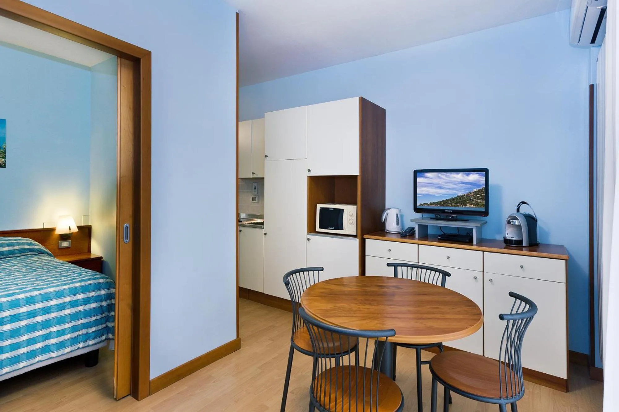 Photo of the whole room, Bed in Residence Dei Due Porti