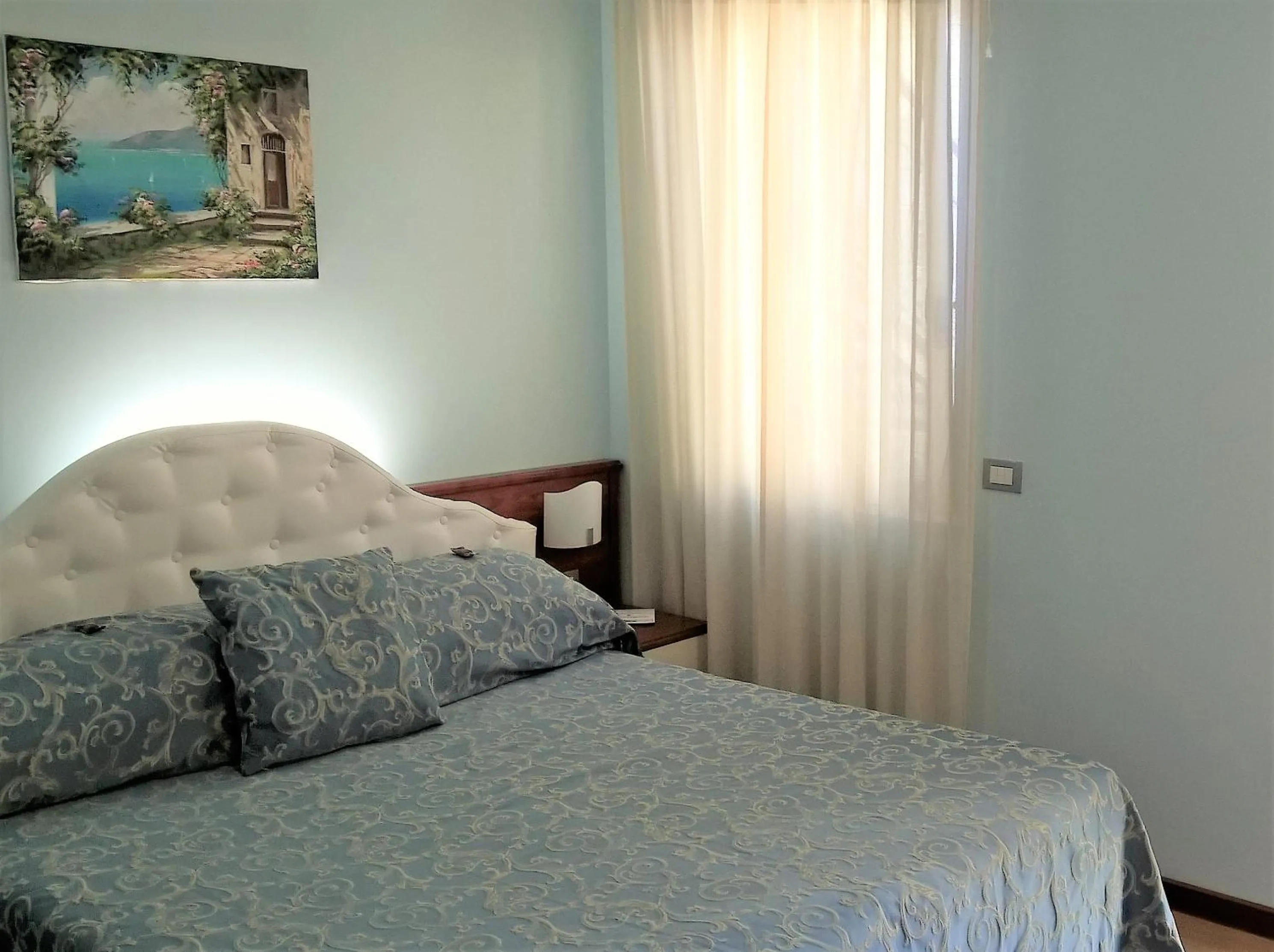 Photo of the whole room, Bed in Residence Dei Due Porti