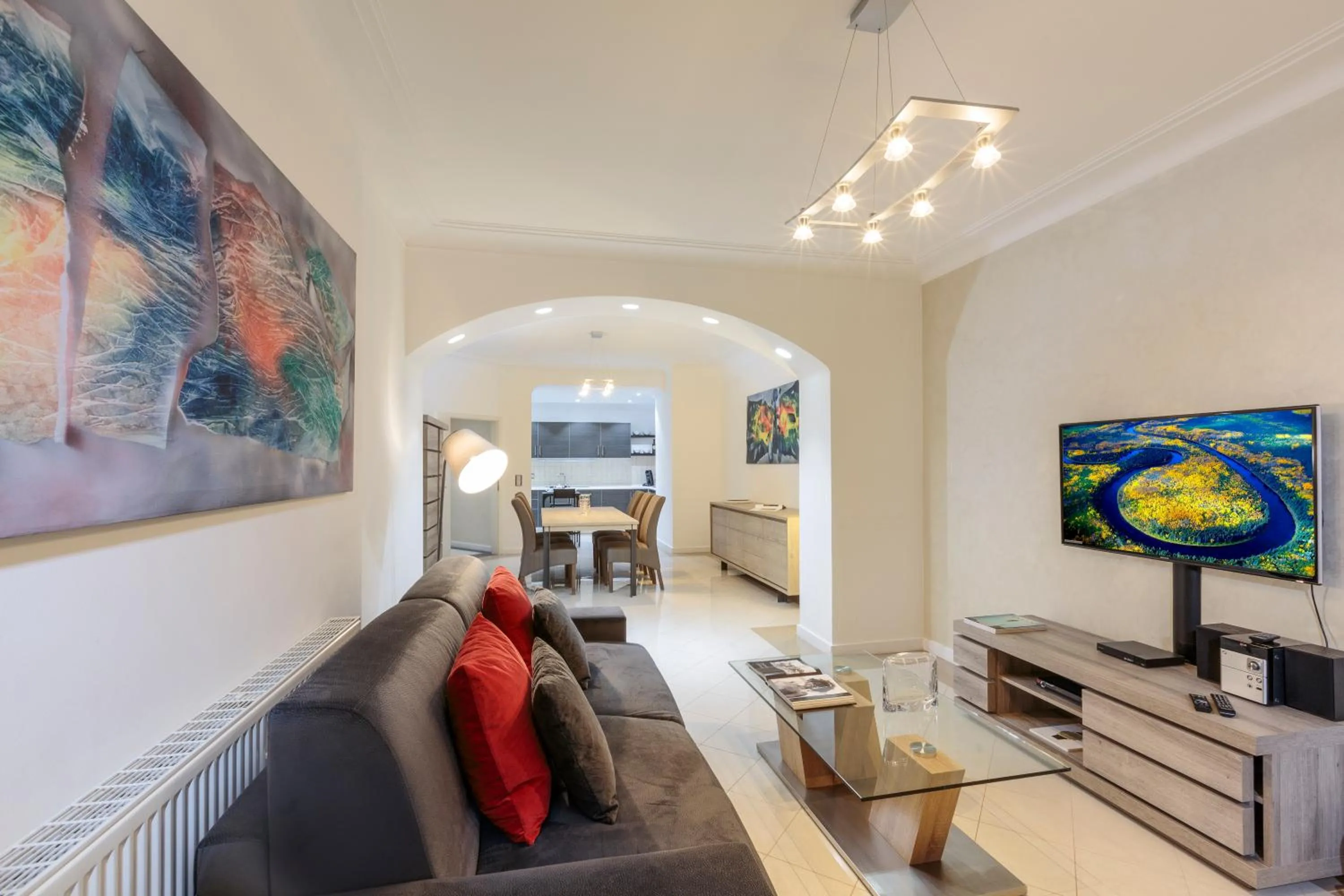 TV and multimedia in The Queen Luxury Apartments - Villa Cortina