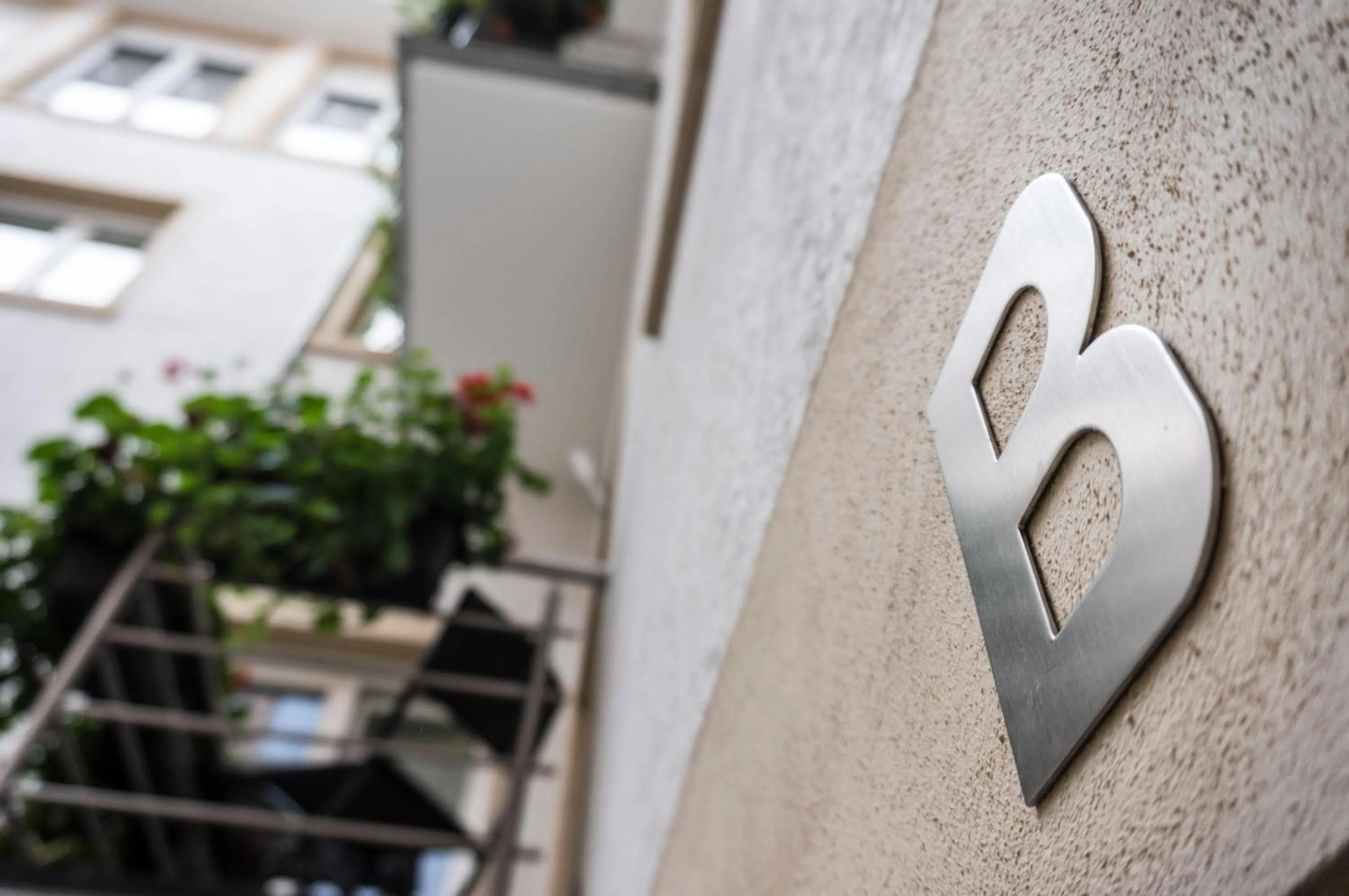 Facade/entrance in The Queen Luxury Apartments - Villa Cortina
