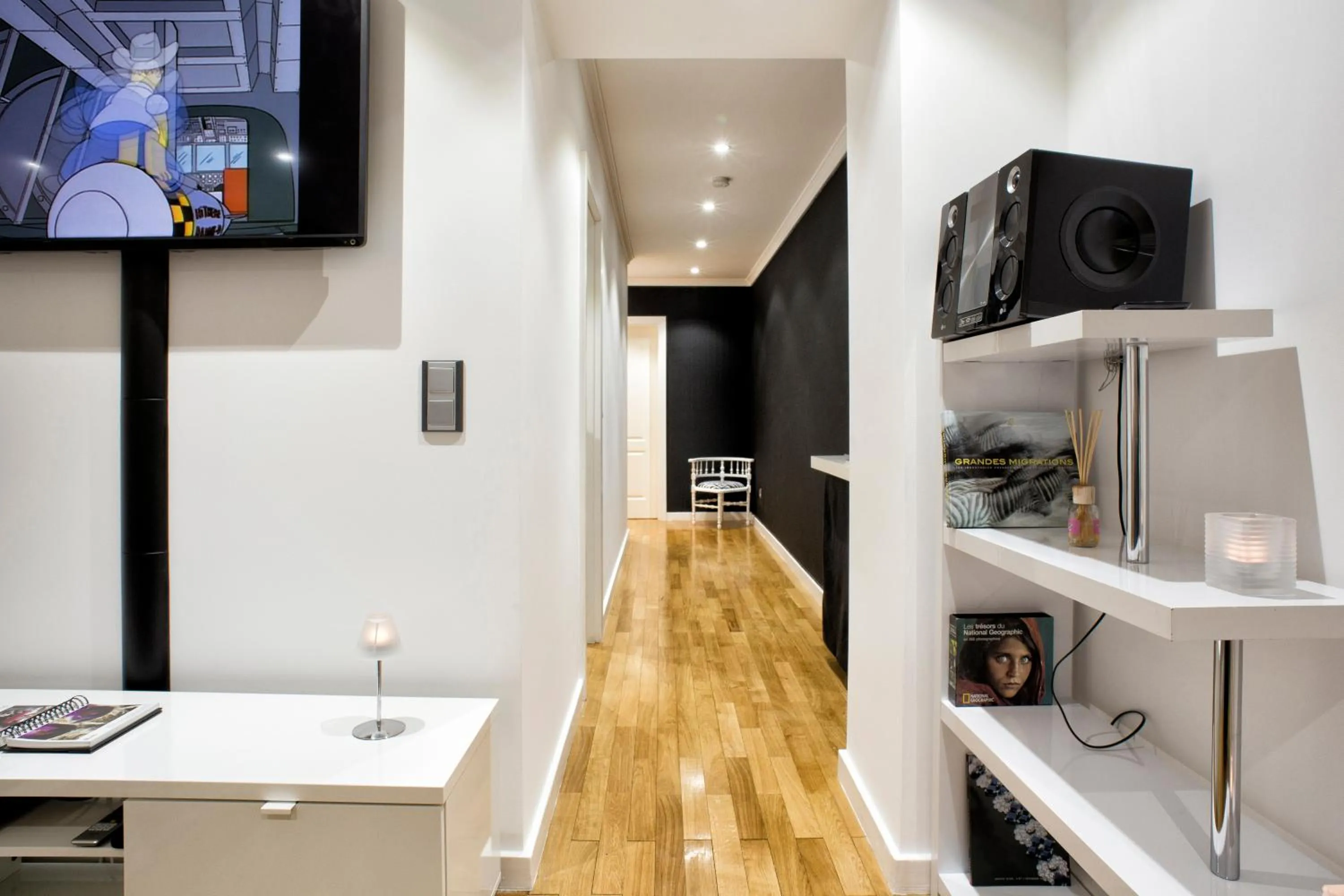 TV and multimedia in The Queen Luxury Apartments - Villa Cortina