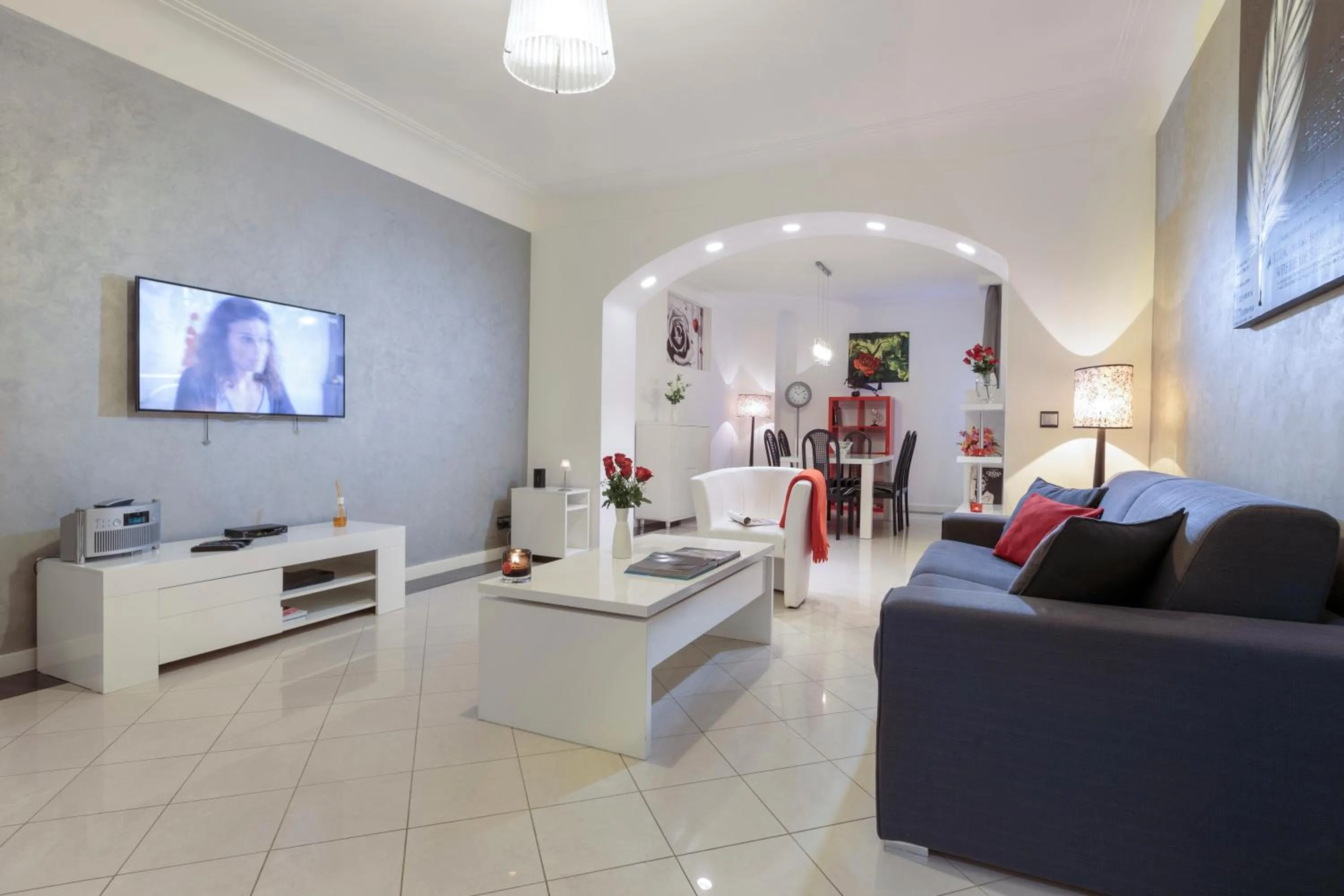 TV and multimedia in The Queen Luxury Apartments - Villa Cortina