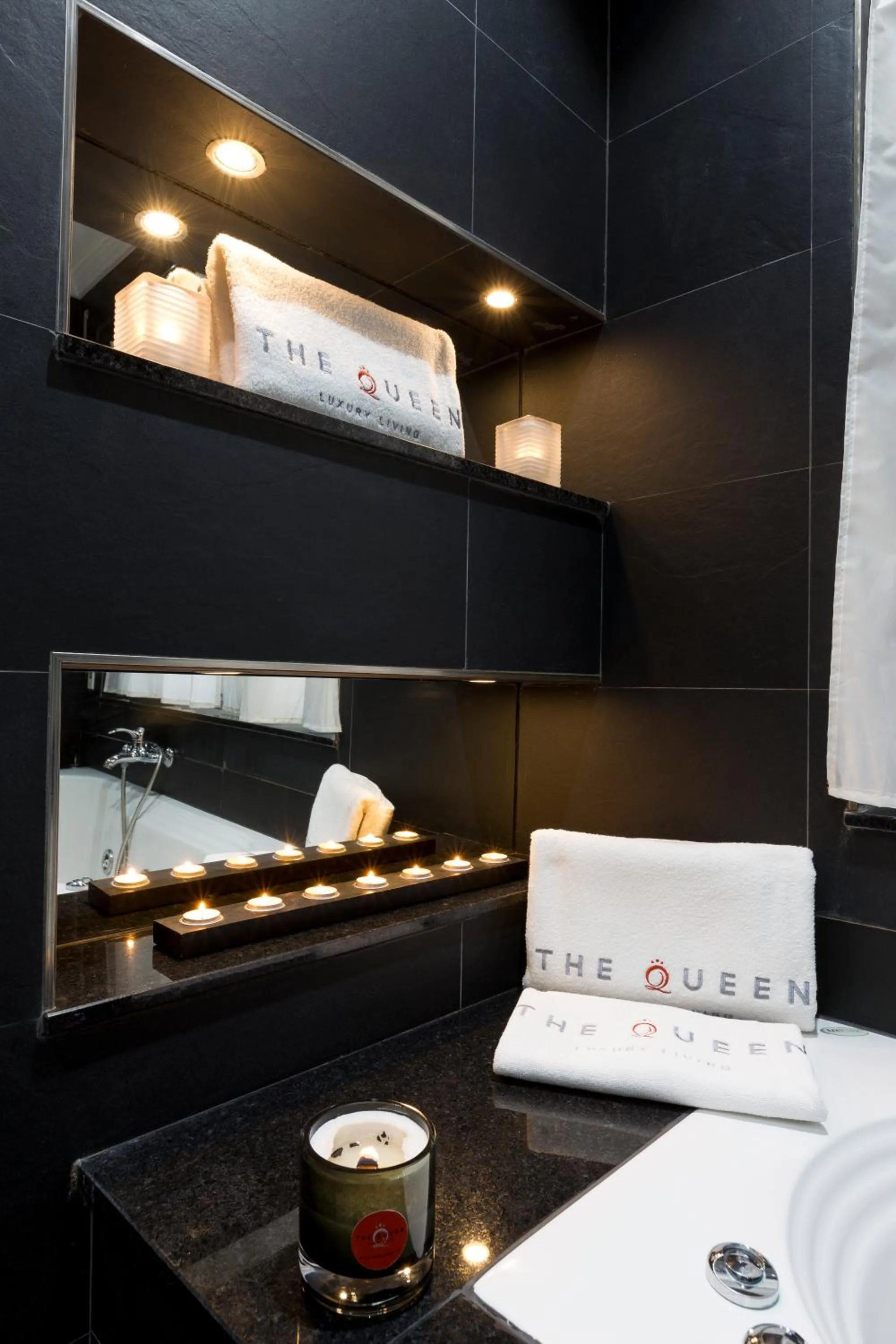 Bathroom in The Queen Luxury Apartments - Villa Cortina