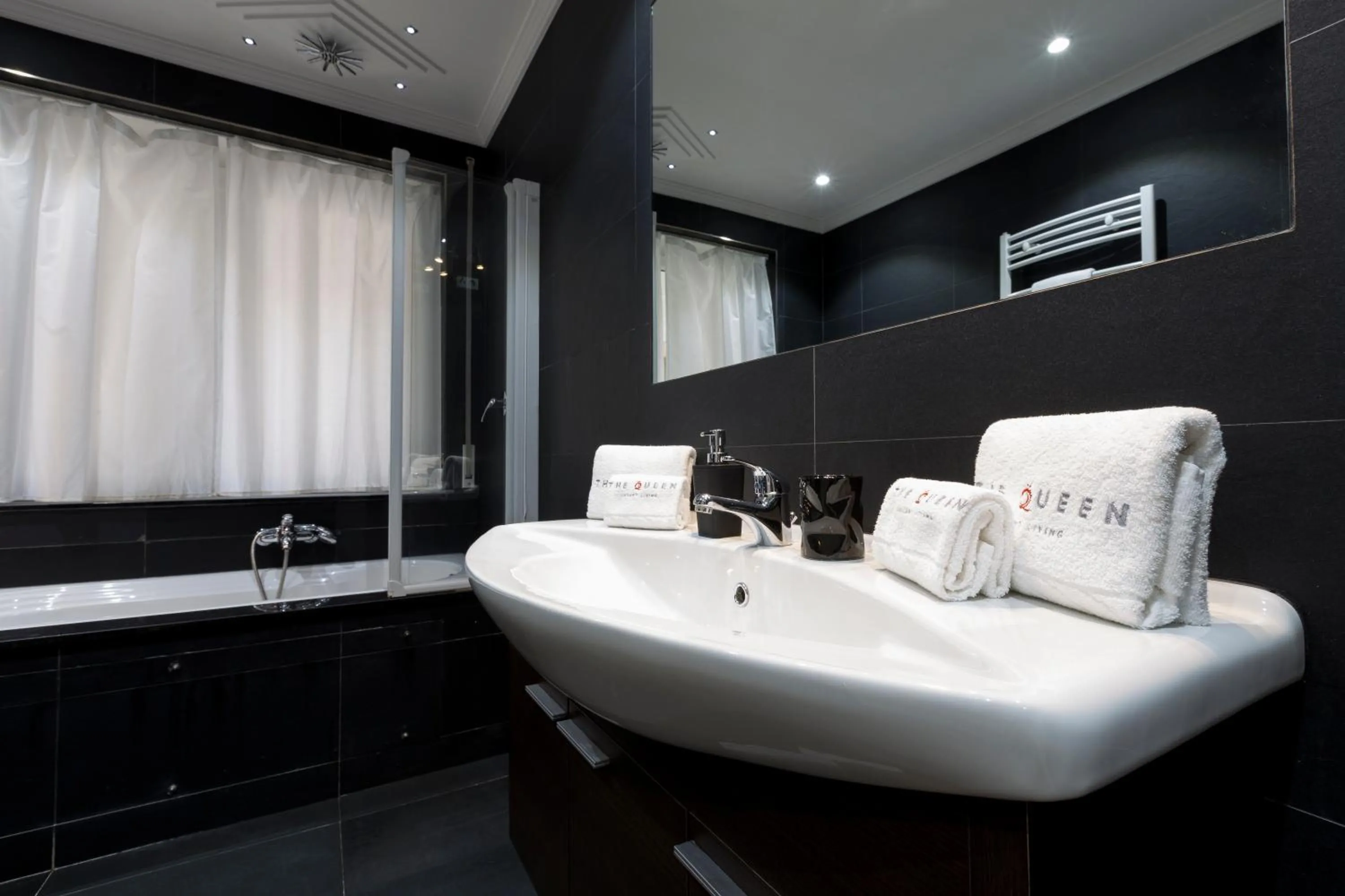 Bathroom in The Queen Luxury Apartments - Villa Cortina