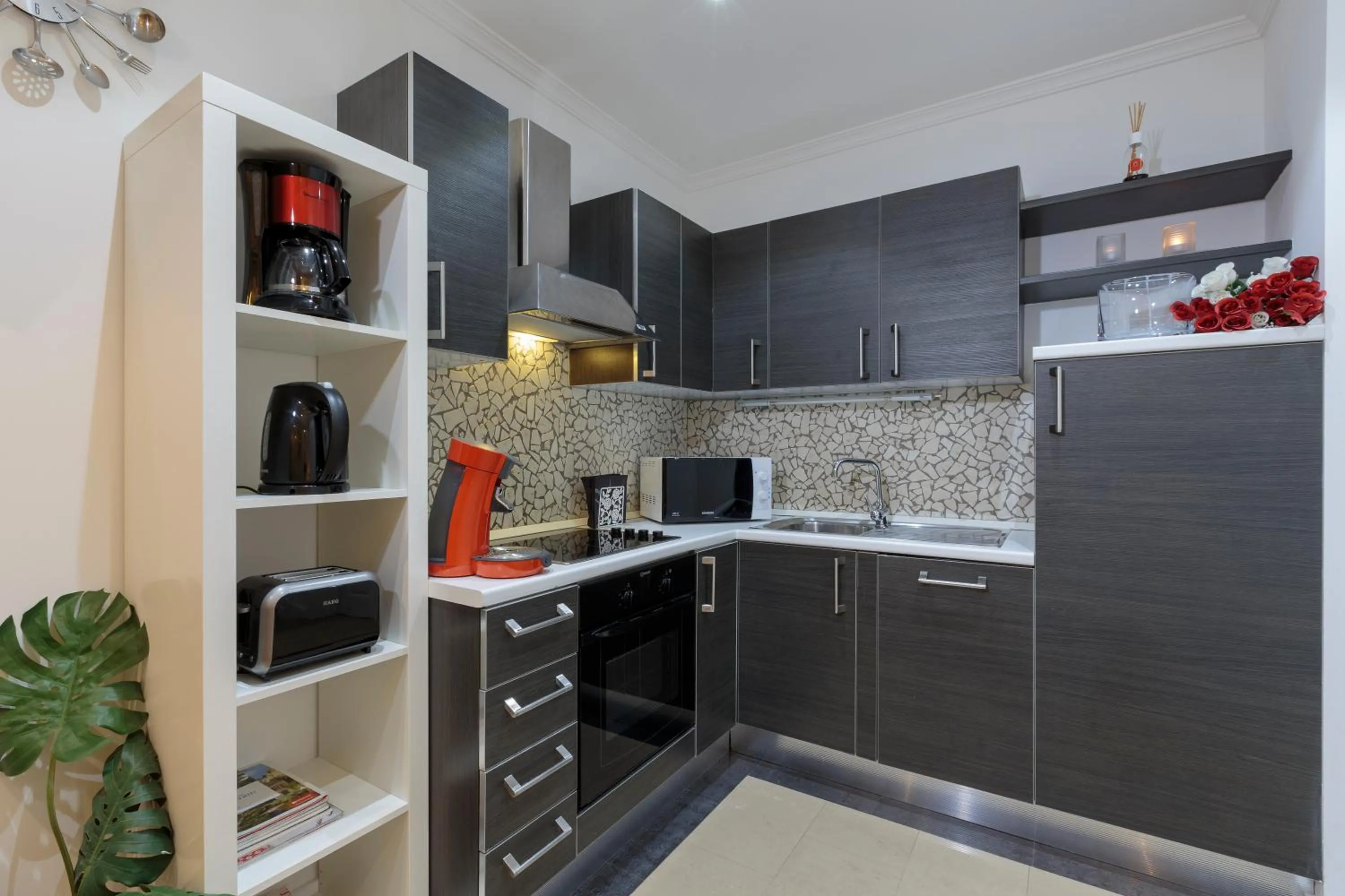 Kitchen or kitchenette in The Queen Luxury Apartments - Villa Cortina