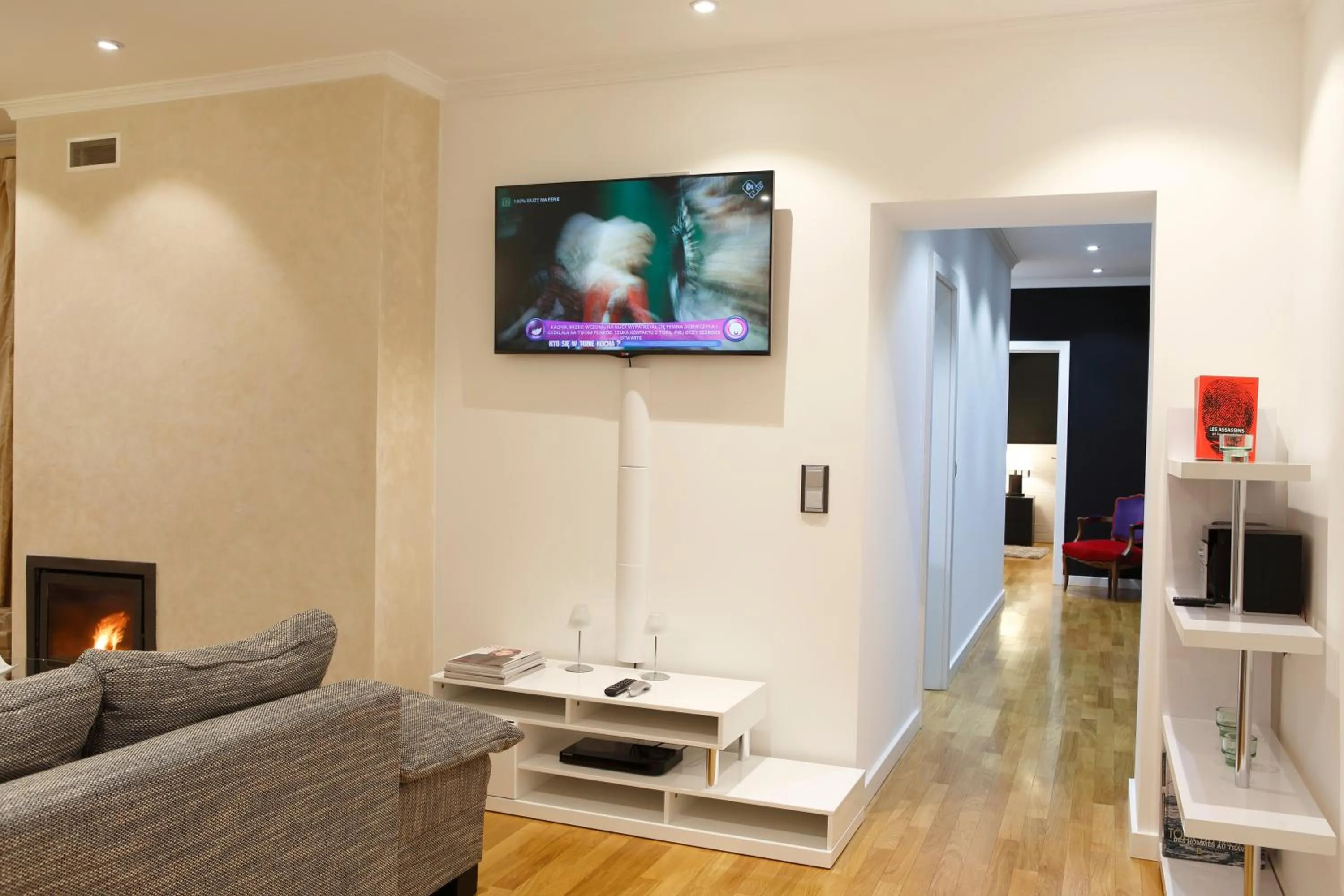 TV and multimedia in The Queen Luxury Apartments - Villa Cortina