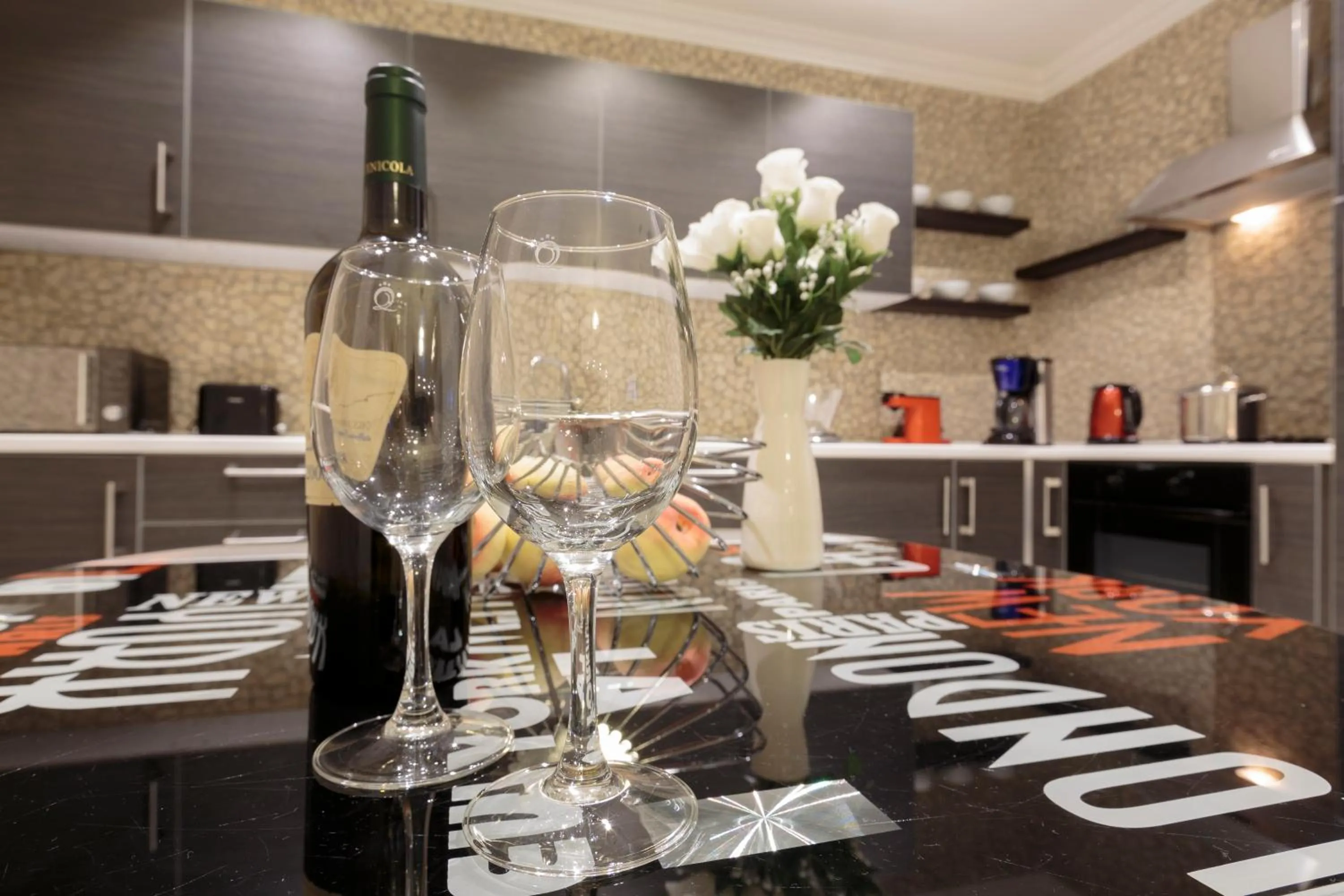 Kitchen or kitchenette in The Queen Luxury Apartments - Villa Cortina