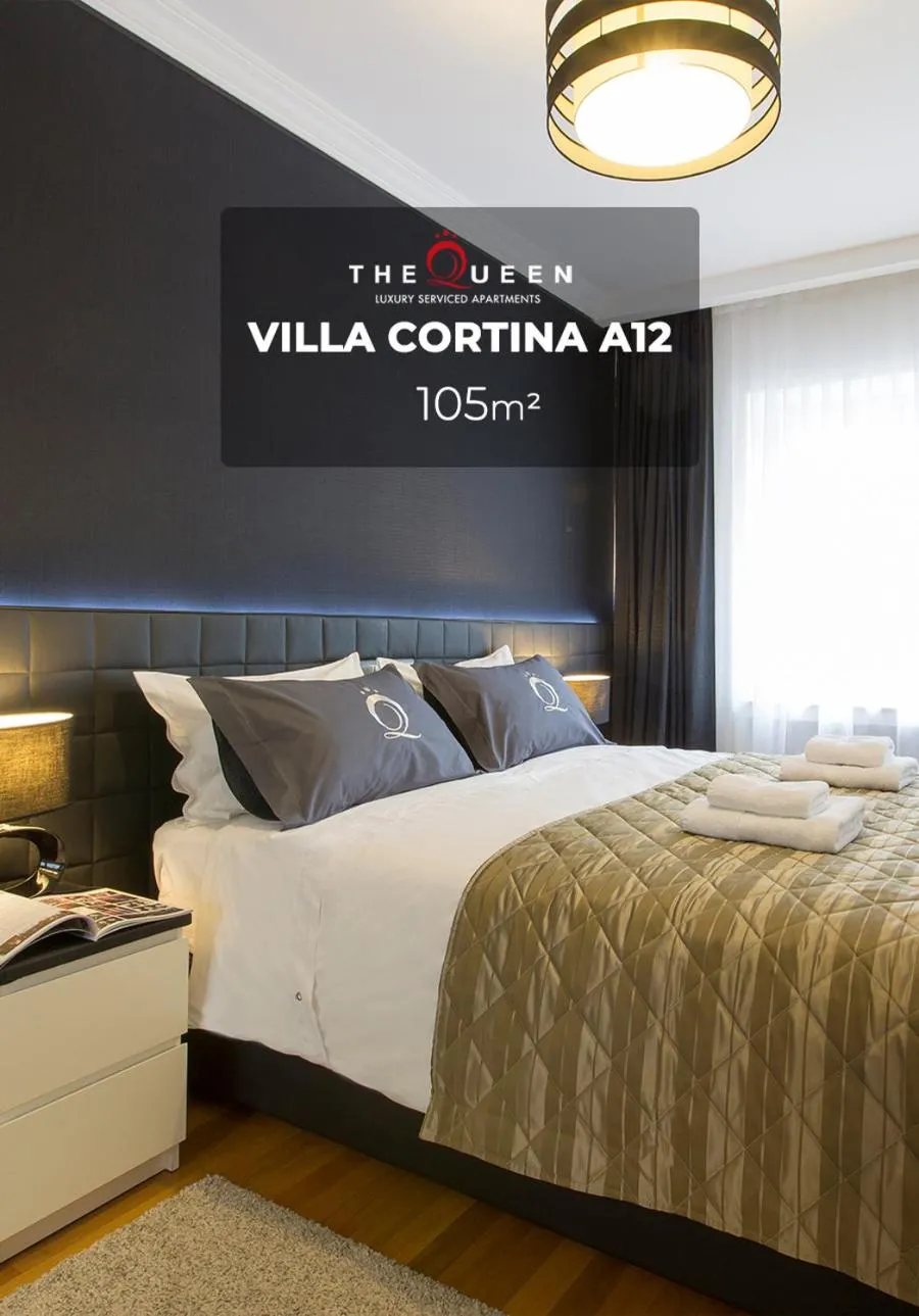 Photo of the whole room, Bed in The Queen Luxury Apartments - Villa Cortina