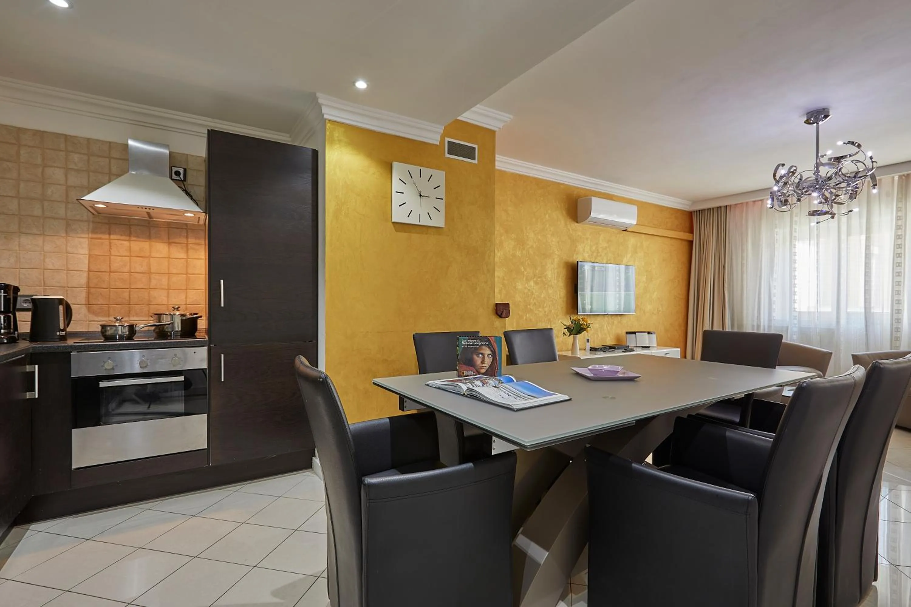 kitchen in The Queen Luxury Apartments - Villa Cortina