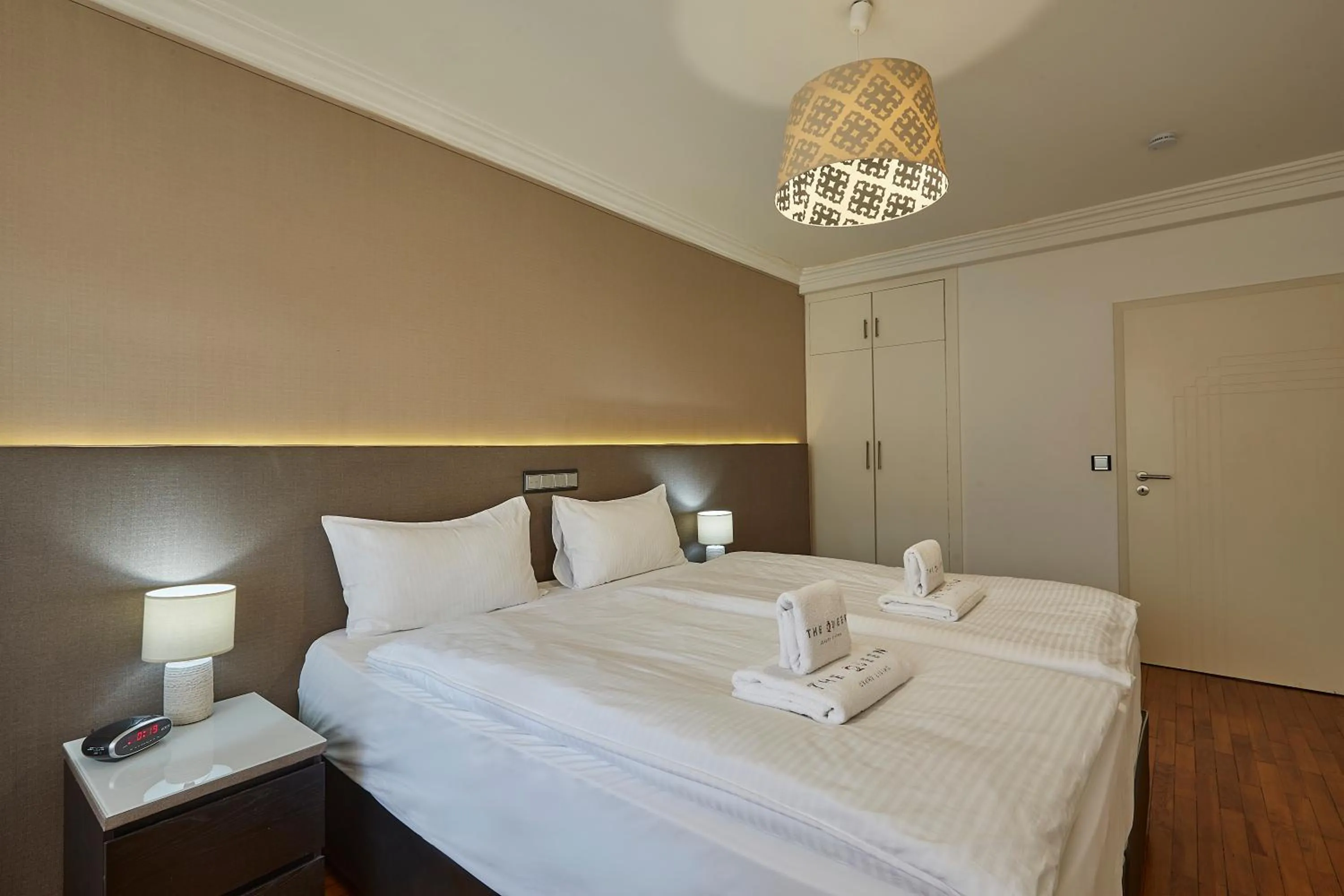 Bedroom, Bed in The Queen Luxury Apartments - Villa Cortina