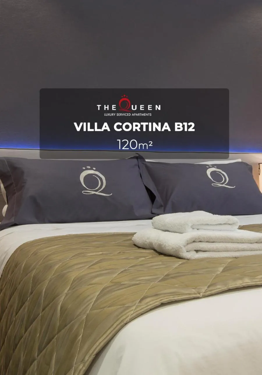 Bedroom, Bed in The Queen Luxury Apartments - Villa Cortina