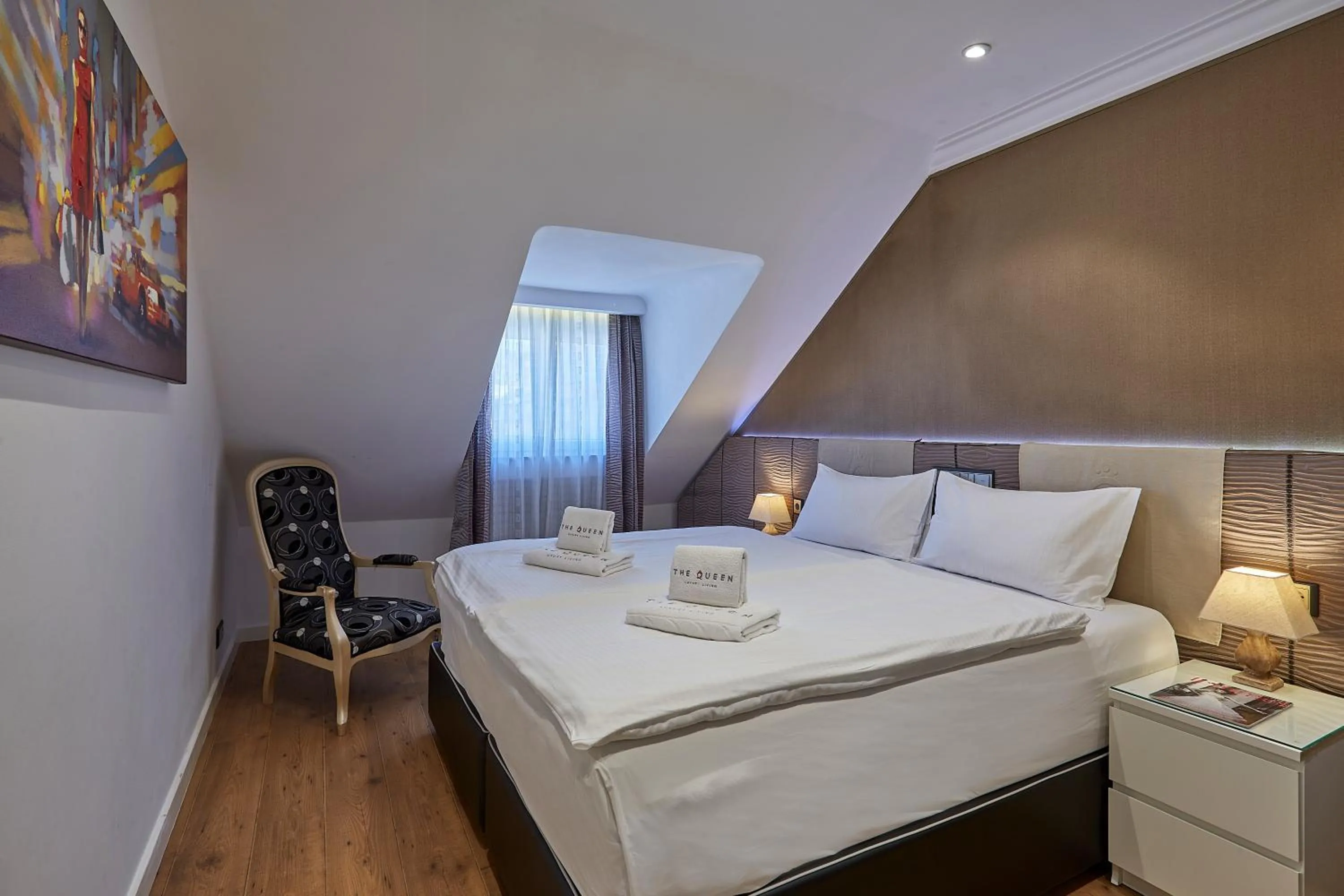 Bedroom, Bed in The Queen Luxury Apartments - Villa Cortina