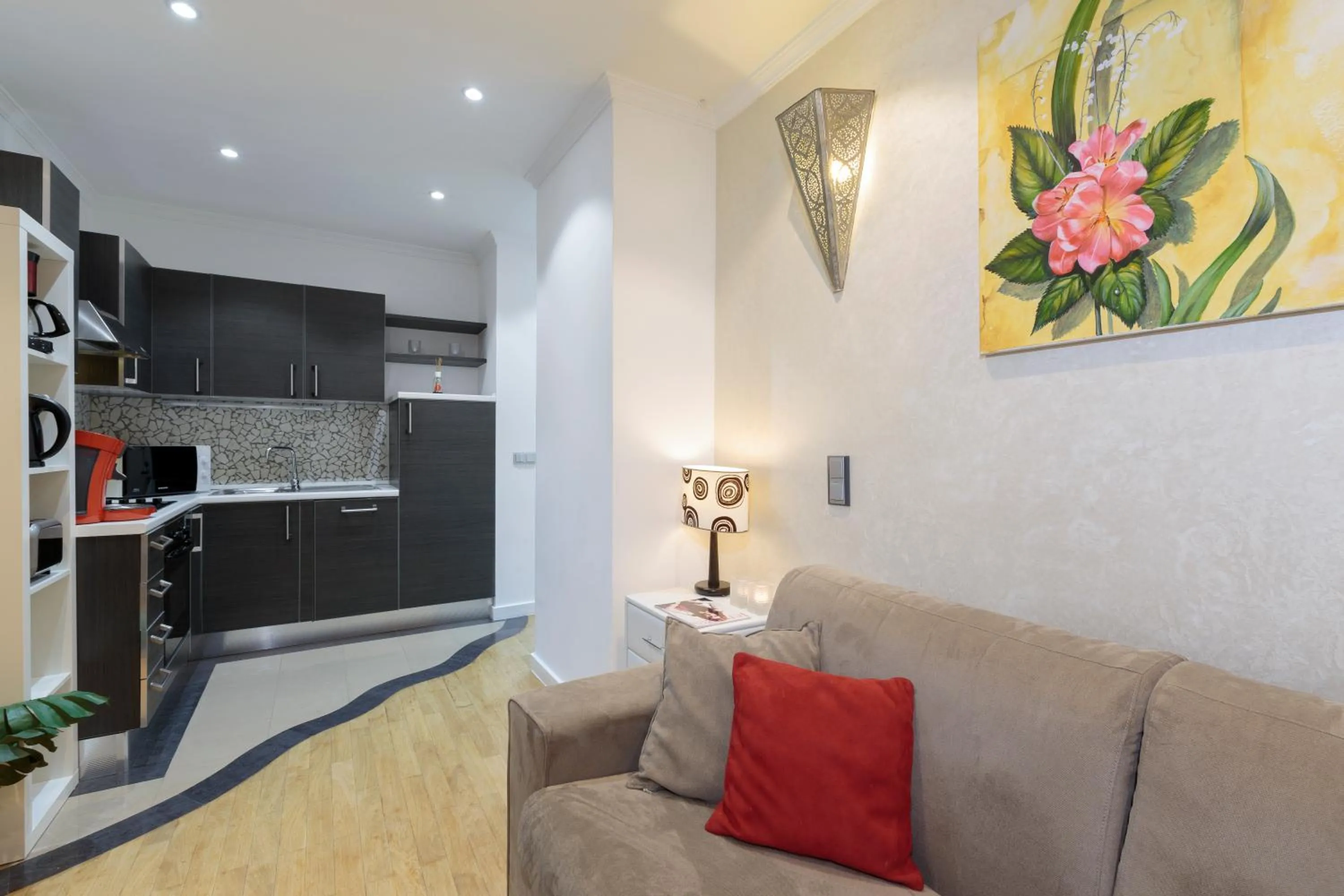 Kitchen or kitchenette in The Queen Luxury Apartments - Villa Cortina