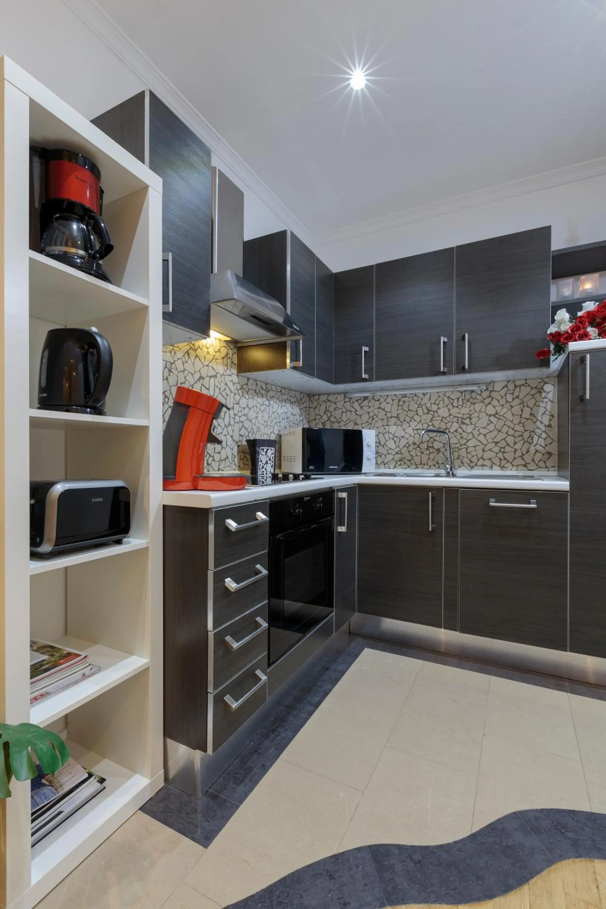 Kitchen or kitchenette in The Queen Luxury Apartments - Villa Cortina