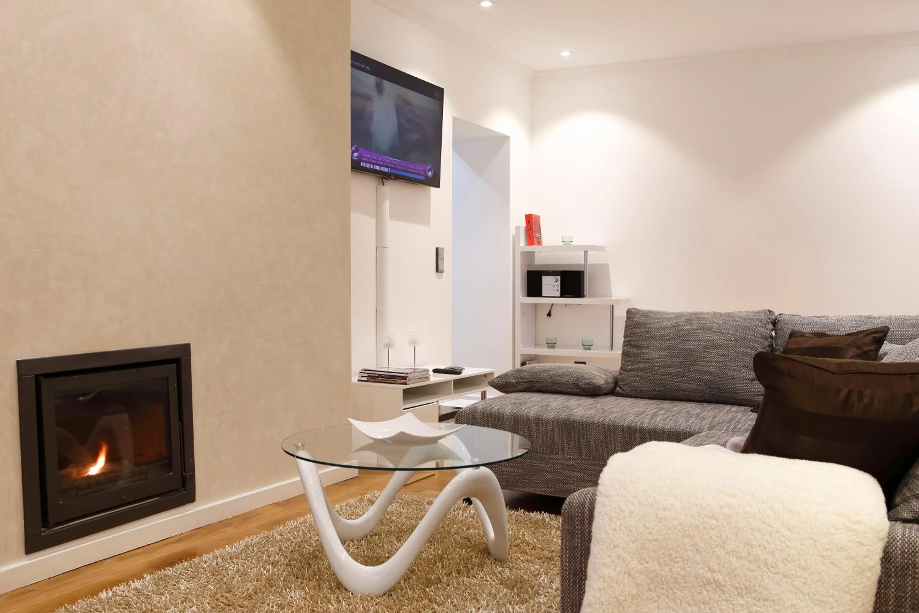 TV and multimedia in The Queen Luxury Apartments - Villa Cortina
