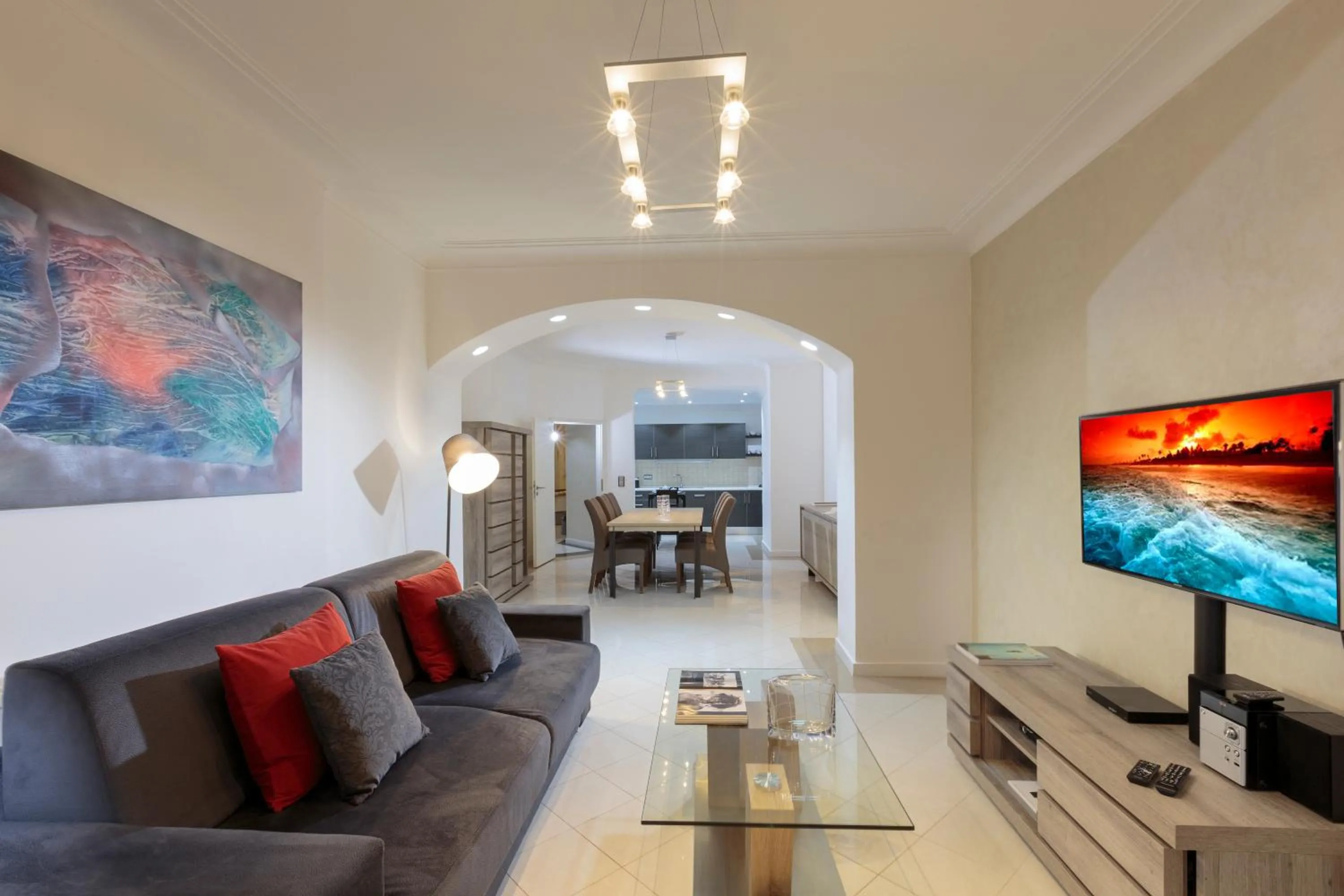 TV and multimedia in The Queen Luxury Apartments - Villa Cortina