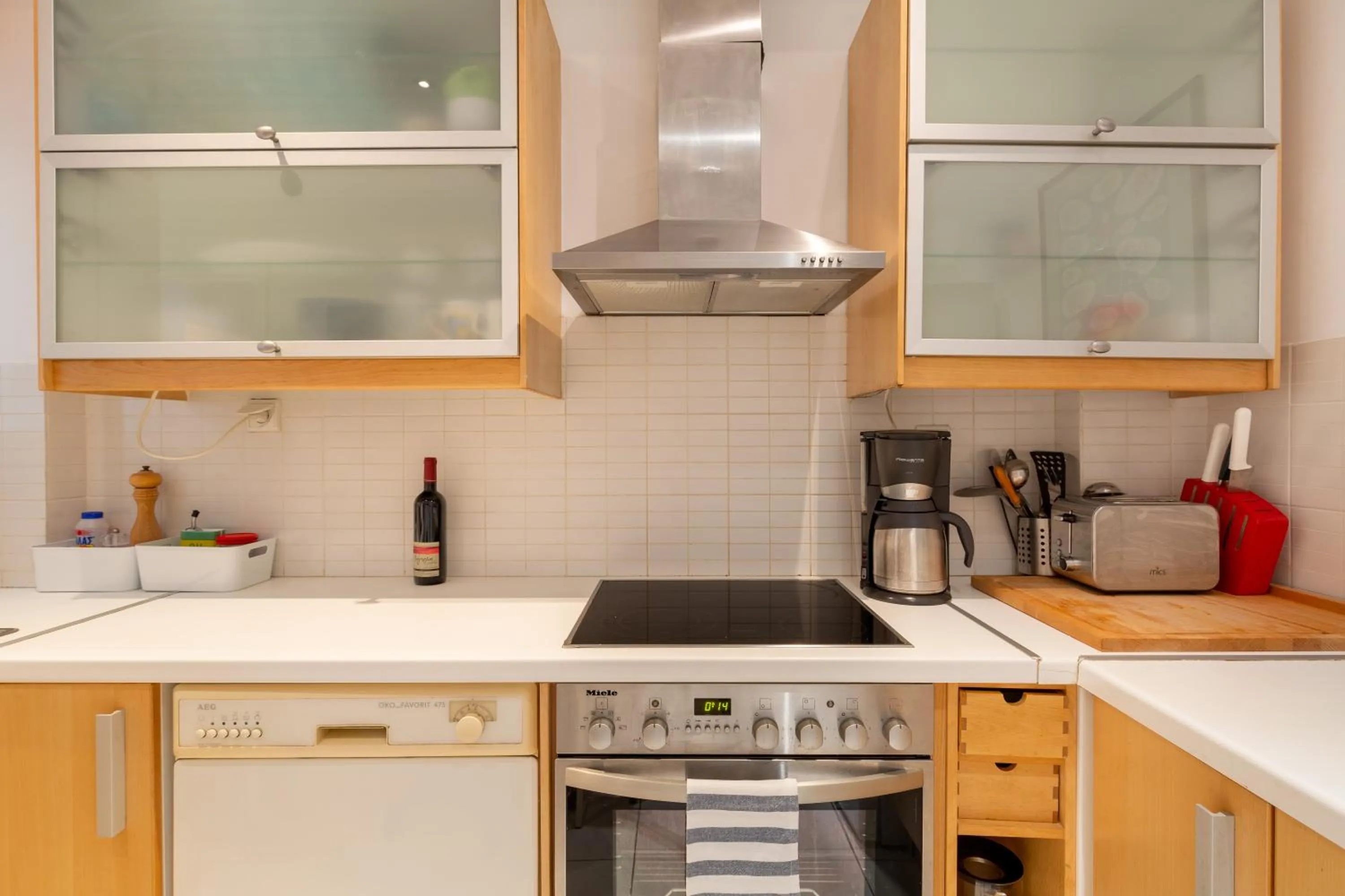 Coffee/tea facilities in Vibrant in Pangrati by Athenian Homes