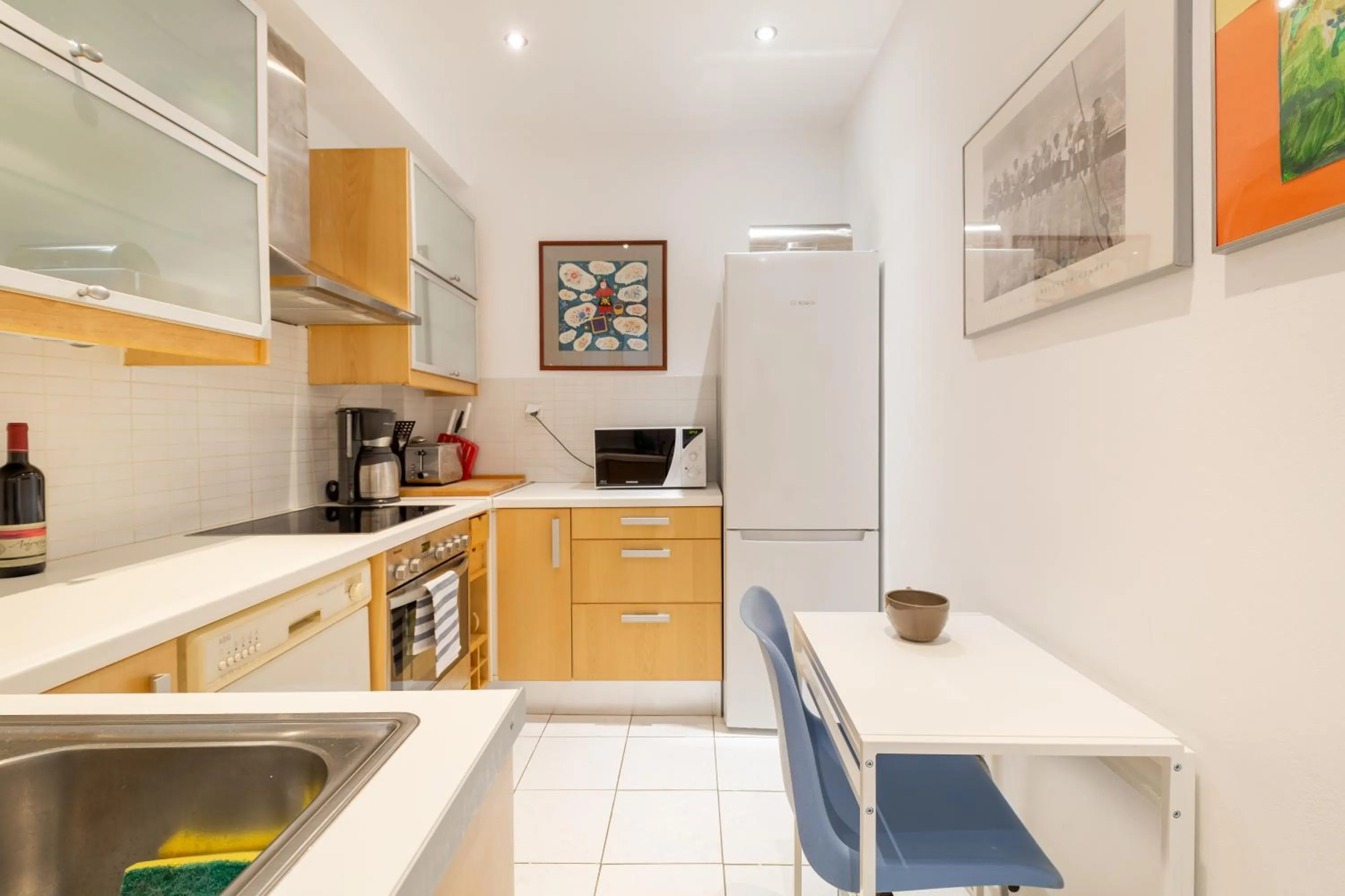 Kitchen or kitchenette in Vibrant in Pangrati by Athenian Homes