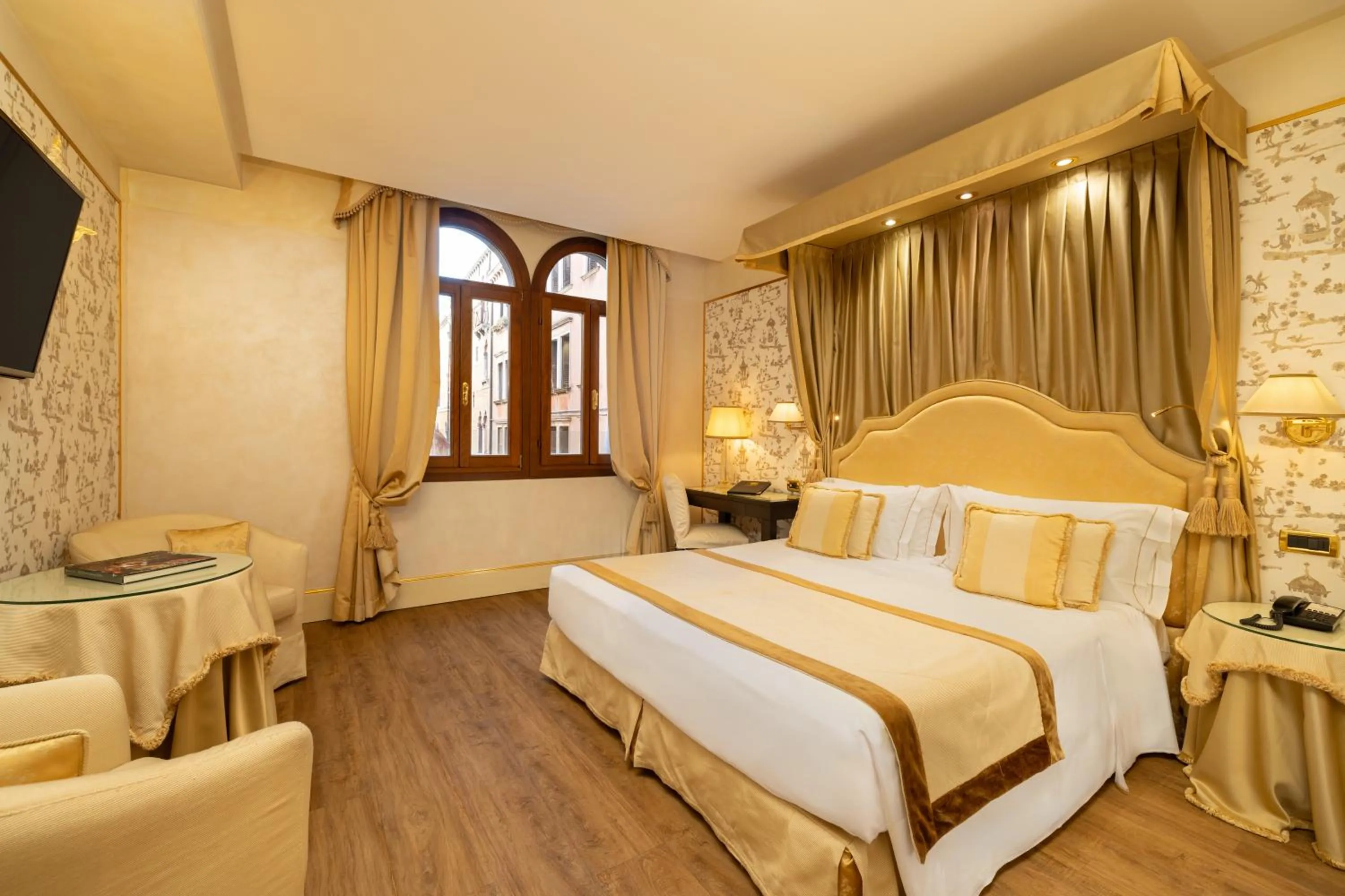 Bedroom, Bed in Hotel A La Commedia