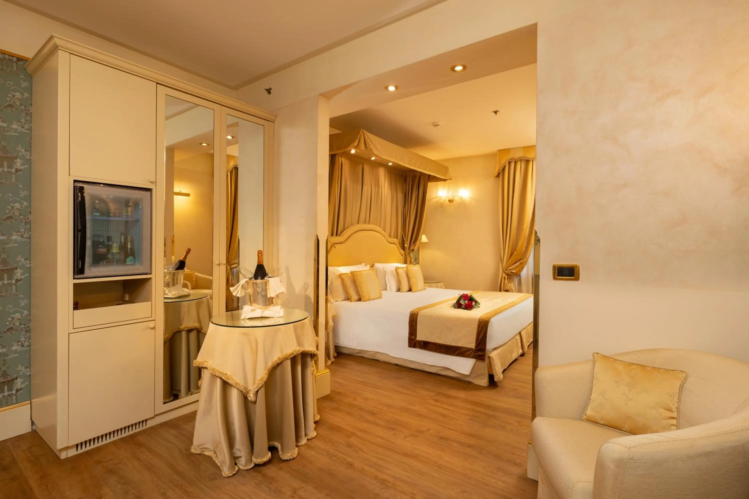 Bedroom, Bed in Hotel A La Commedia