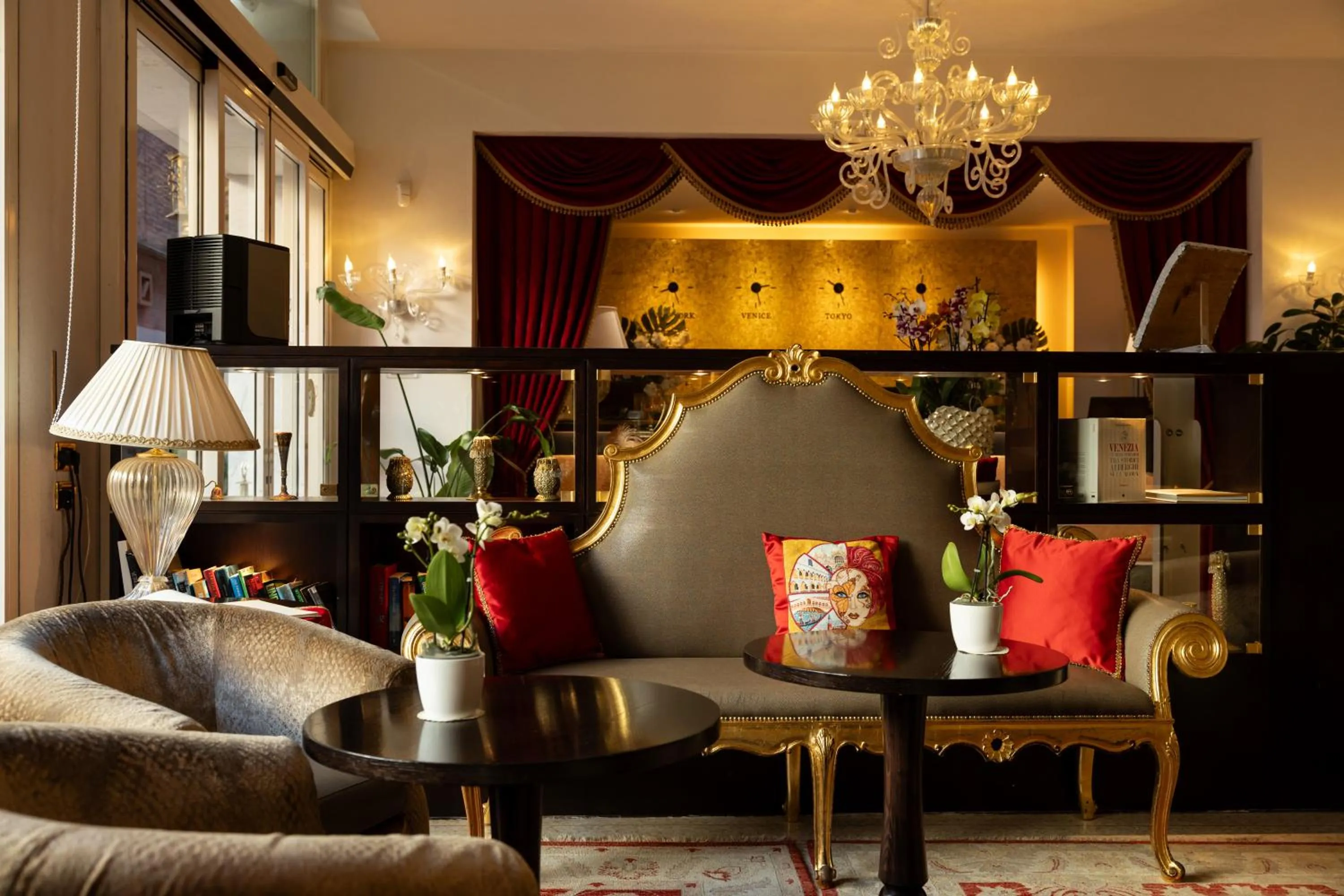 Lobby or reception in Hotel A La Commedia